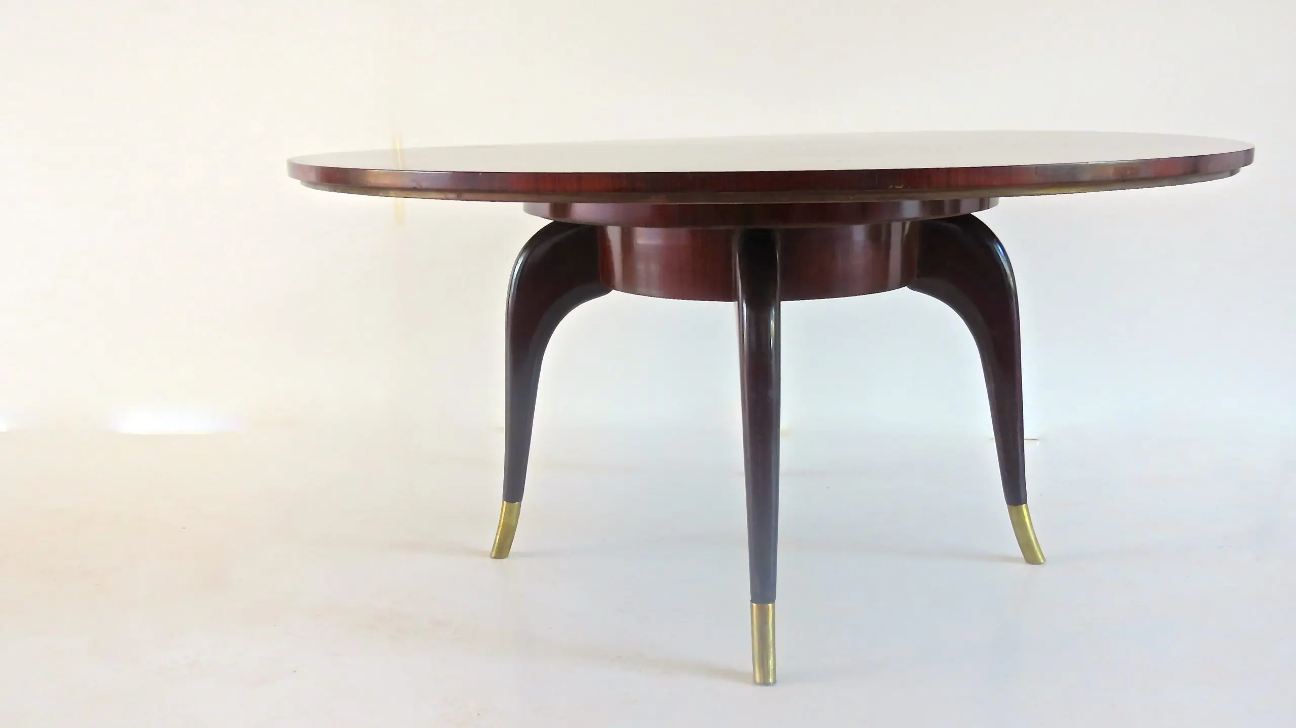 Rare large round mahogany coffee table attr. Paolo Buffa,1940 — image 3
