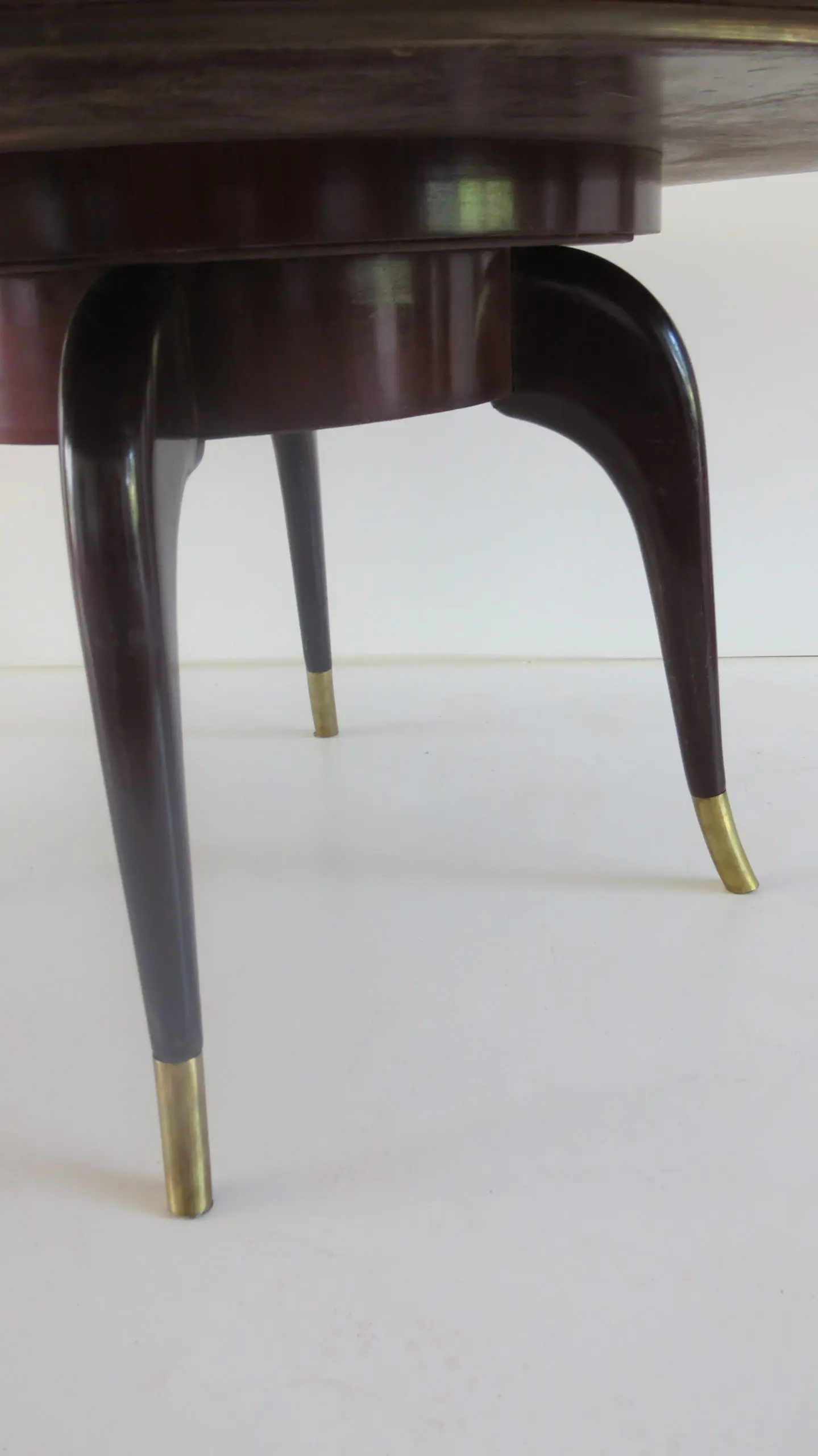 Rare large round mahogany coffee table attr. Paolo Buffa,1940 — photo 8