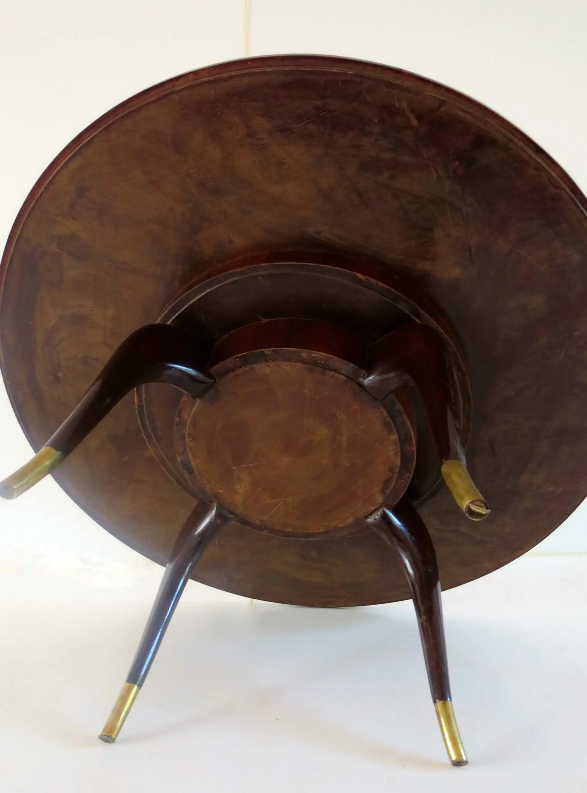 Rare large round mahogany coffee table attr. Paolo Buffa,1940 — photo 12