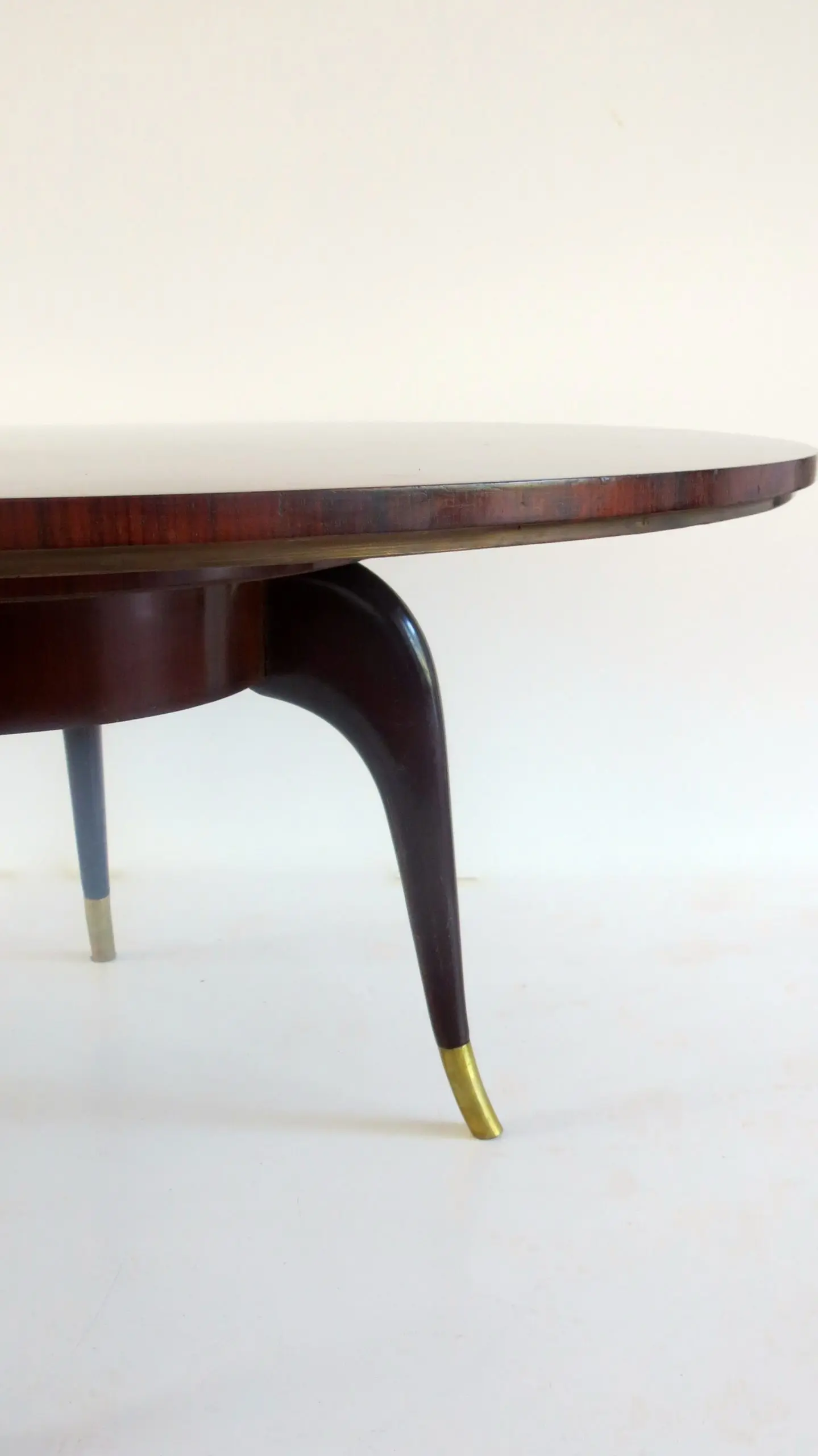 Rare large round mahogany coffee table attr. Paolo Buffa,1940 — photo 9