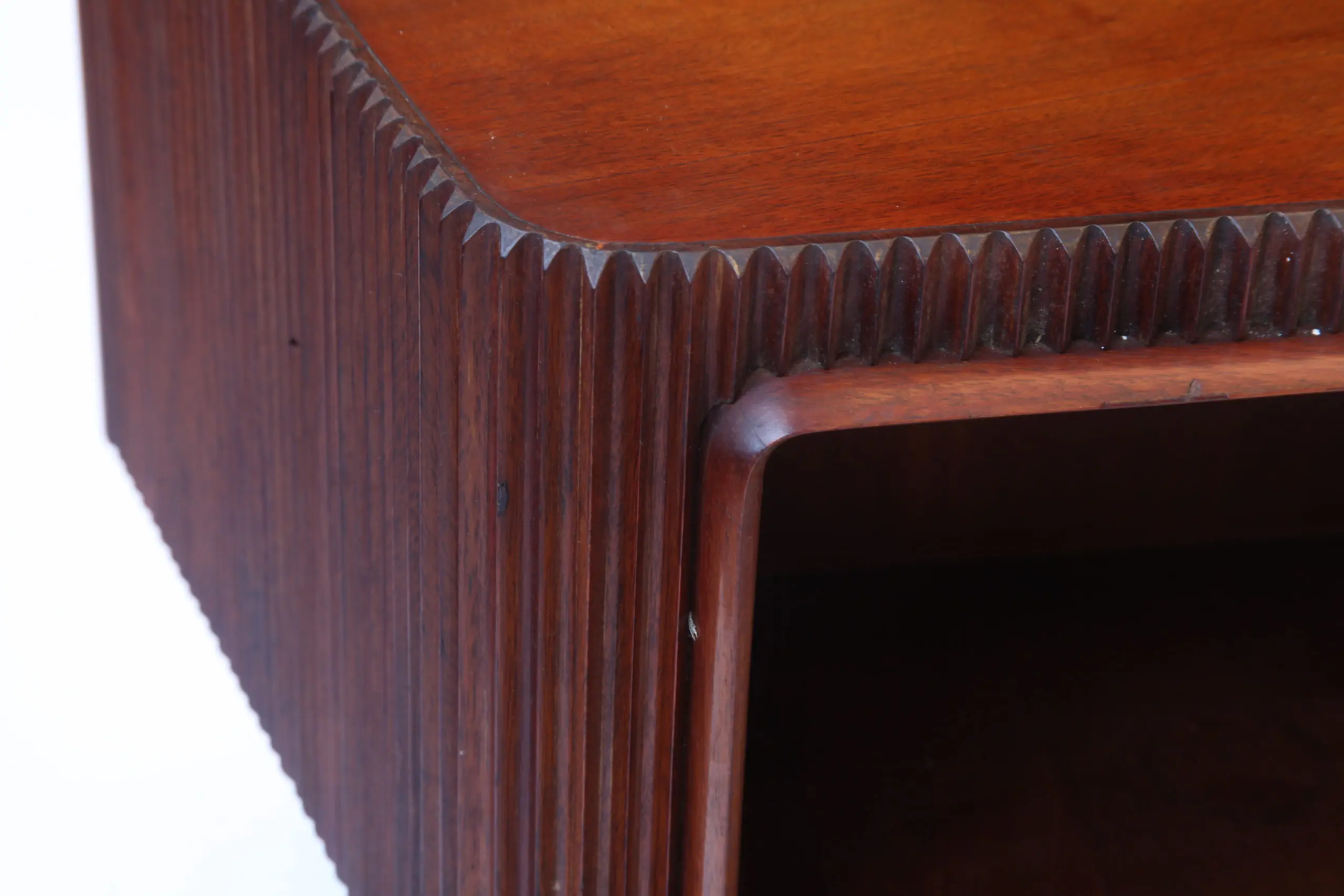 Important Italian Wall Unit, Large Curved Sofa and Shelfs by Dassi, 1950 — photo 19