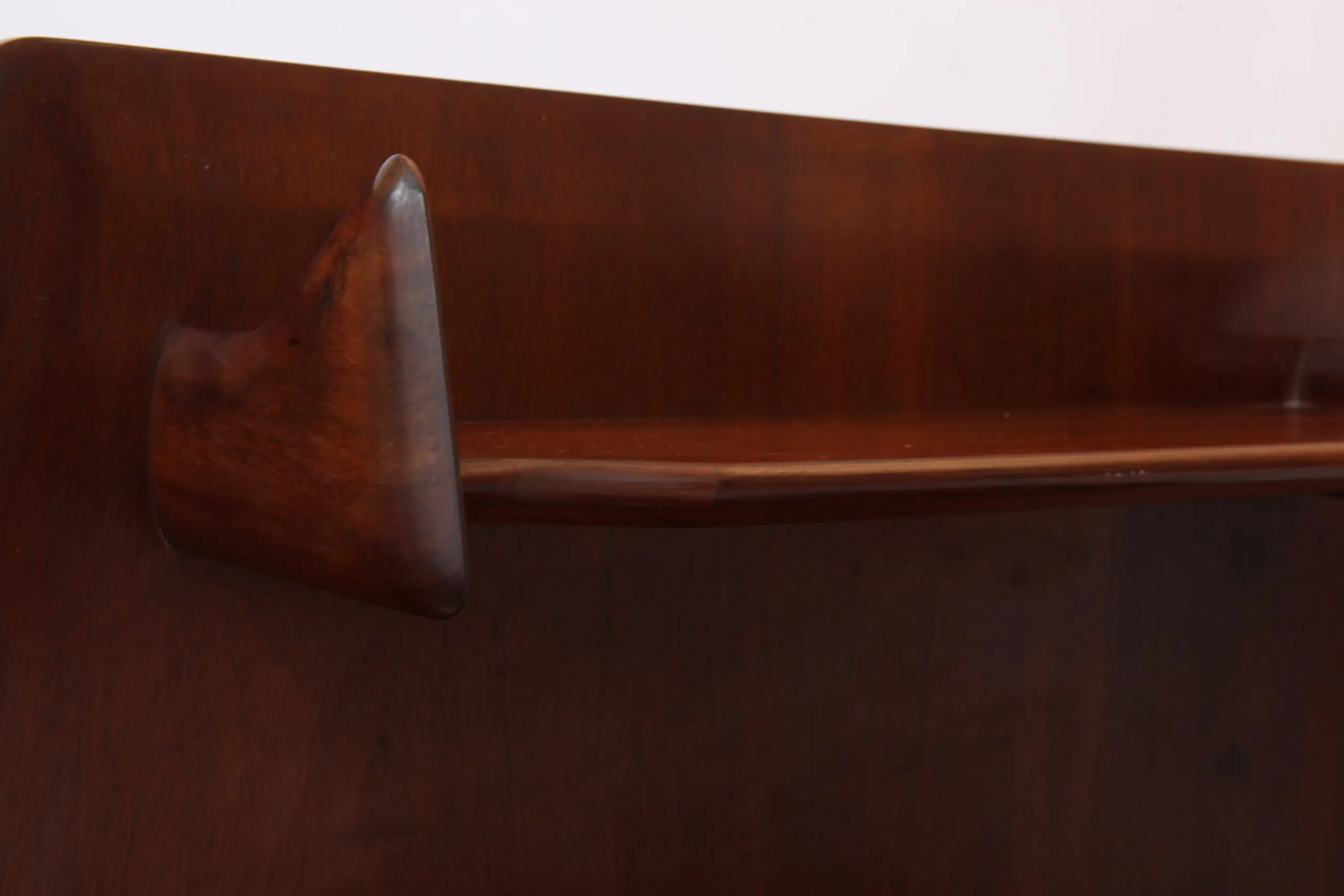 Important Italian Wall Unit, Large Curved Sofa and Shelfs by Dassi, 1950 — photo 22