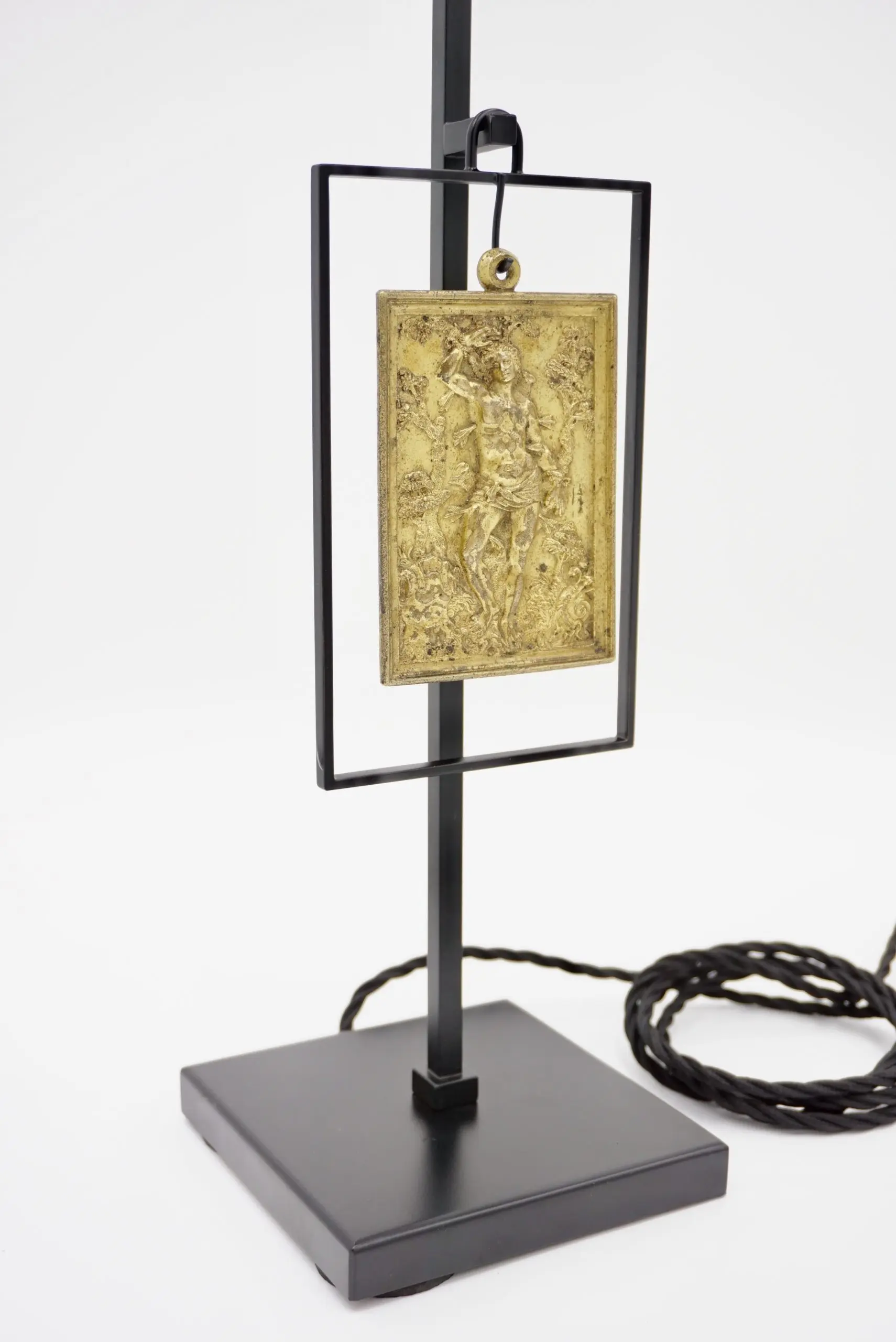 "Masterpieces of light" brass table lamp with S. Sebastiano bronze plaque XVII° — image 3