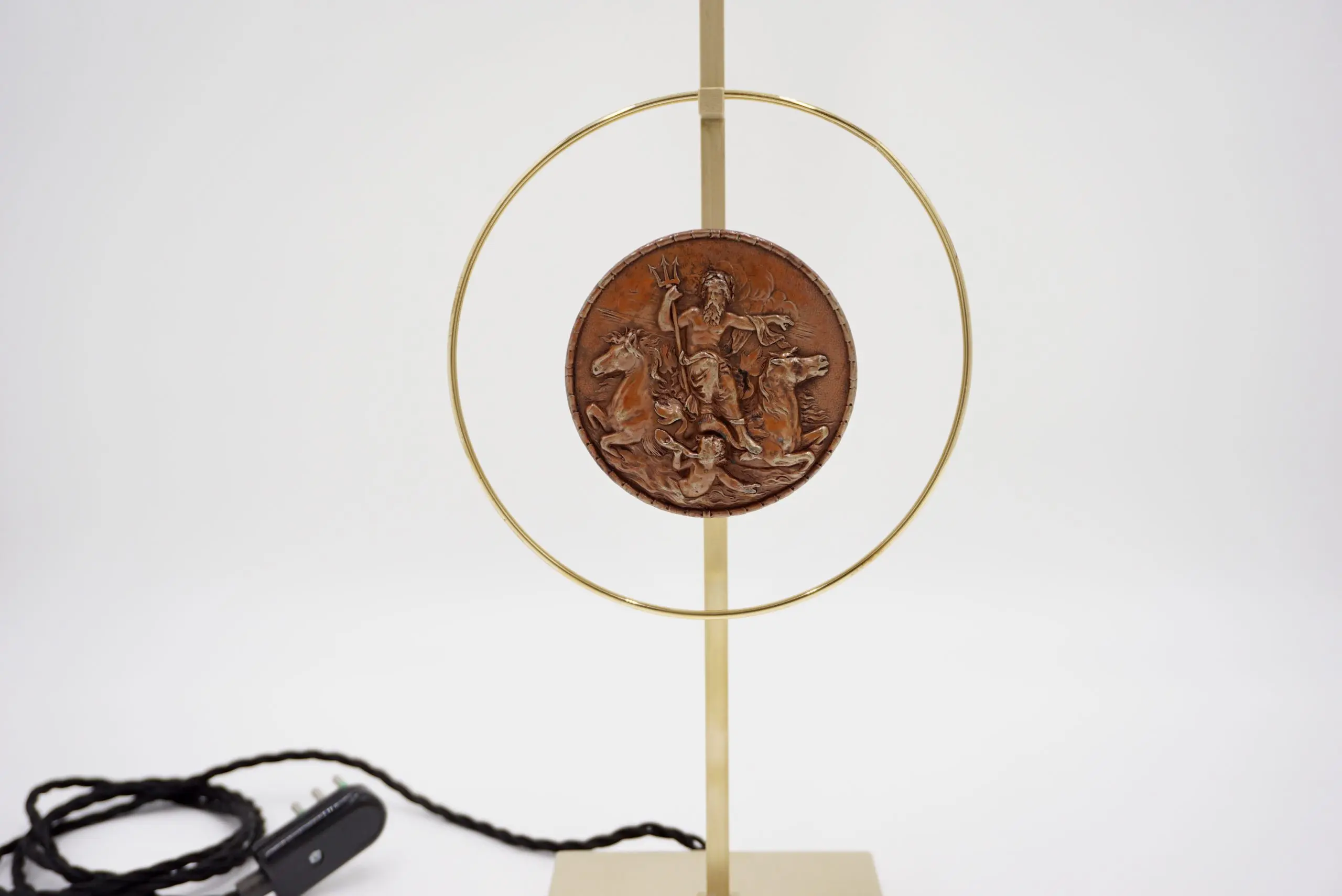 "Masterpieces of light" brass table lamp with Van Vianen copper sculpture XVII° — photo 4