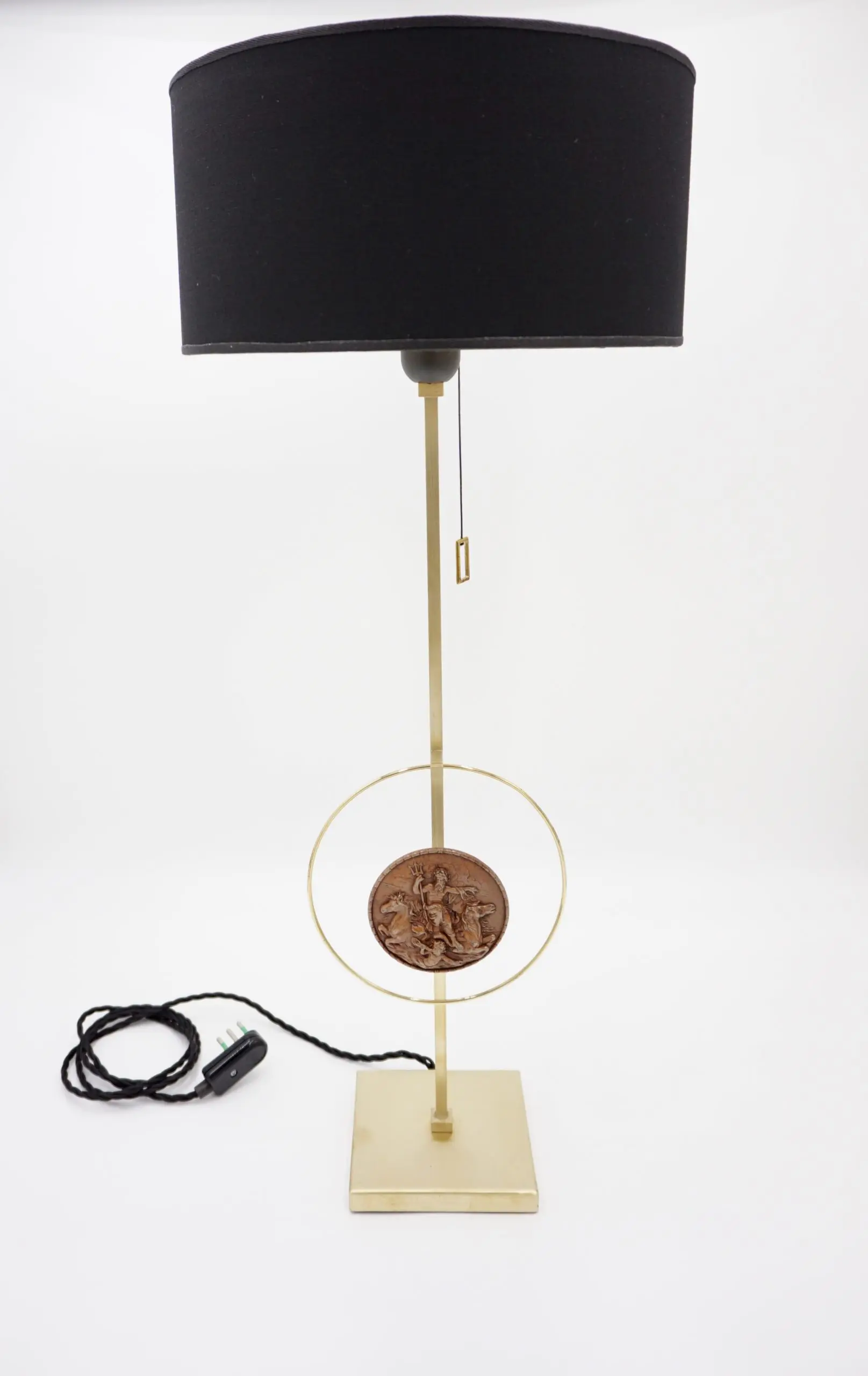 "Masterpieces of light" brass table lamp with Van Vianen copper sculpture XVII° — image 3