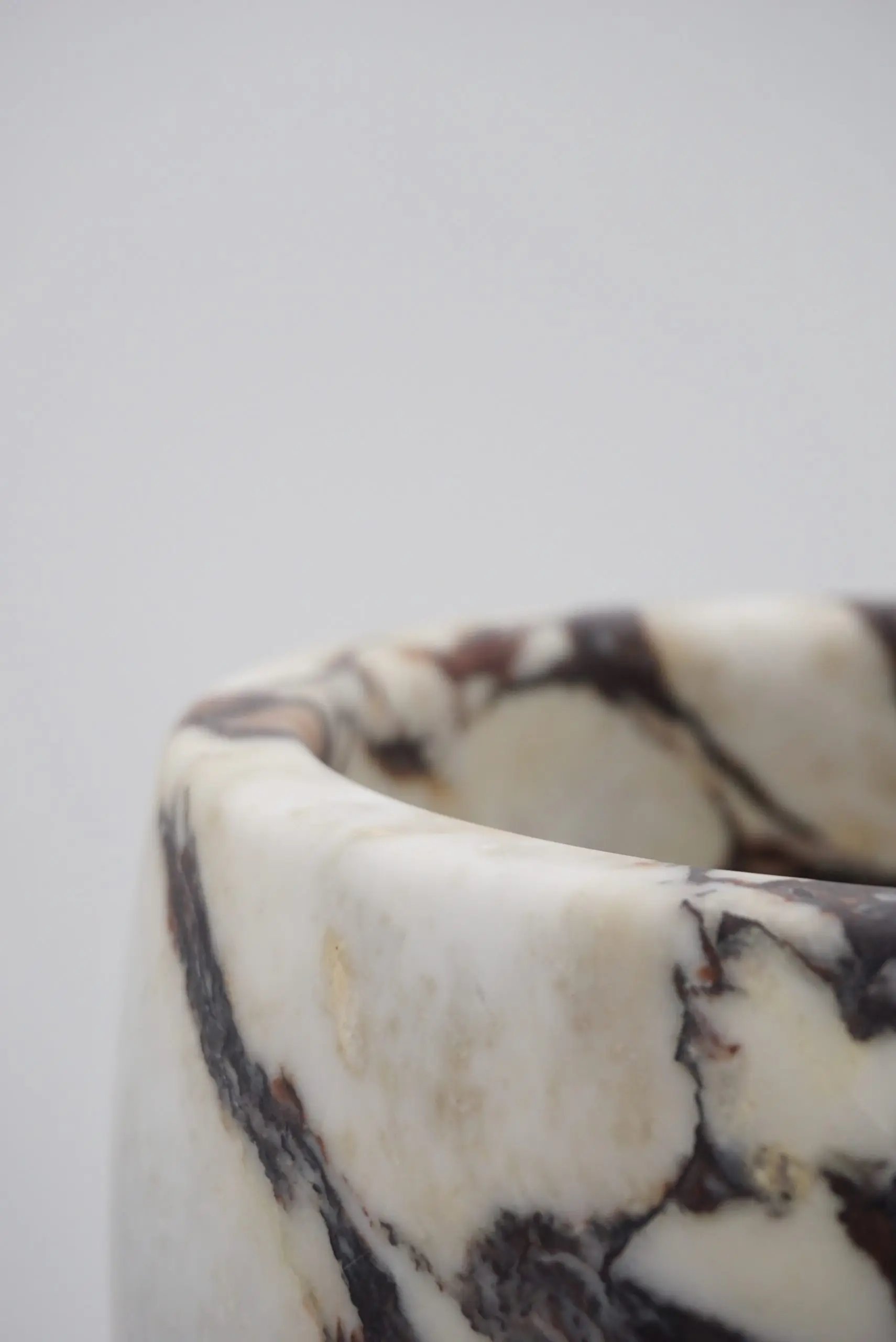 sculptural breccia medicea marble "Pandora" vase by Lorenzo Ciompi, 2021 — photo 8