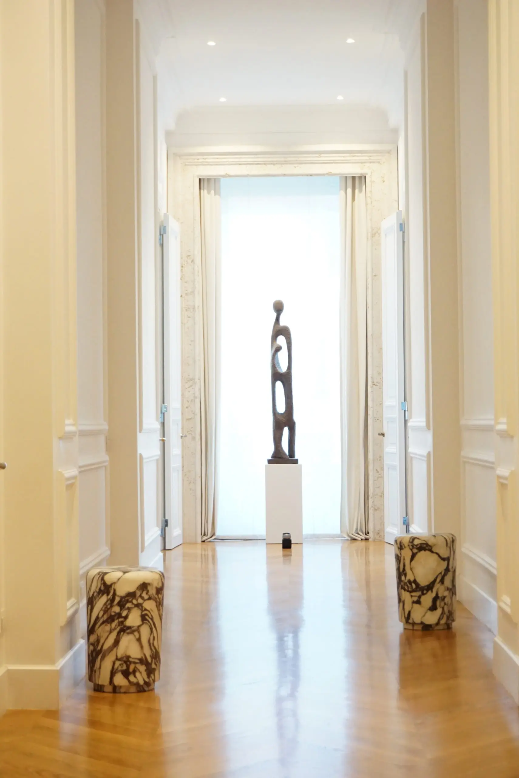 Sculptural breccia medicea marble stool "Throne of Dioniso" by Lorenzo Ciompi — photo 15