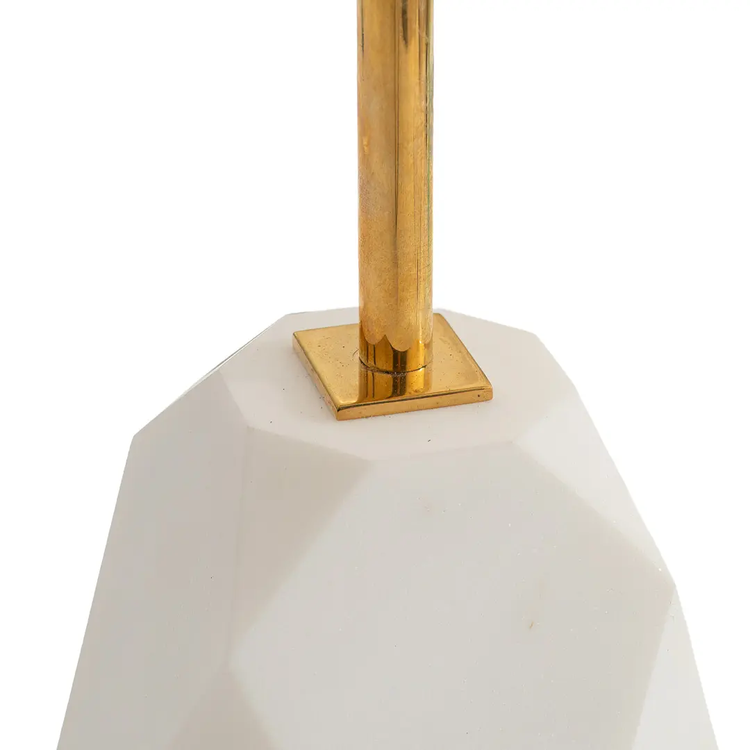 White Carrara marble pair of sculptural table lamps "PRISMA" by Lorenzo Ciompi,2021 — photo 4