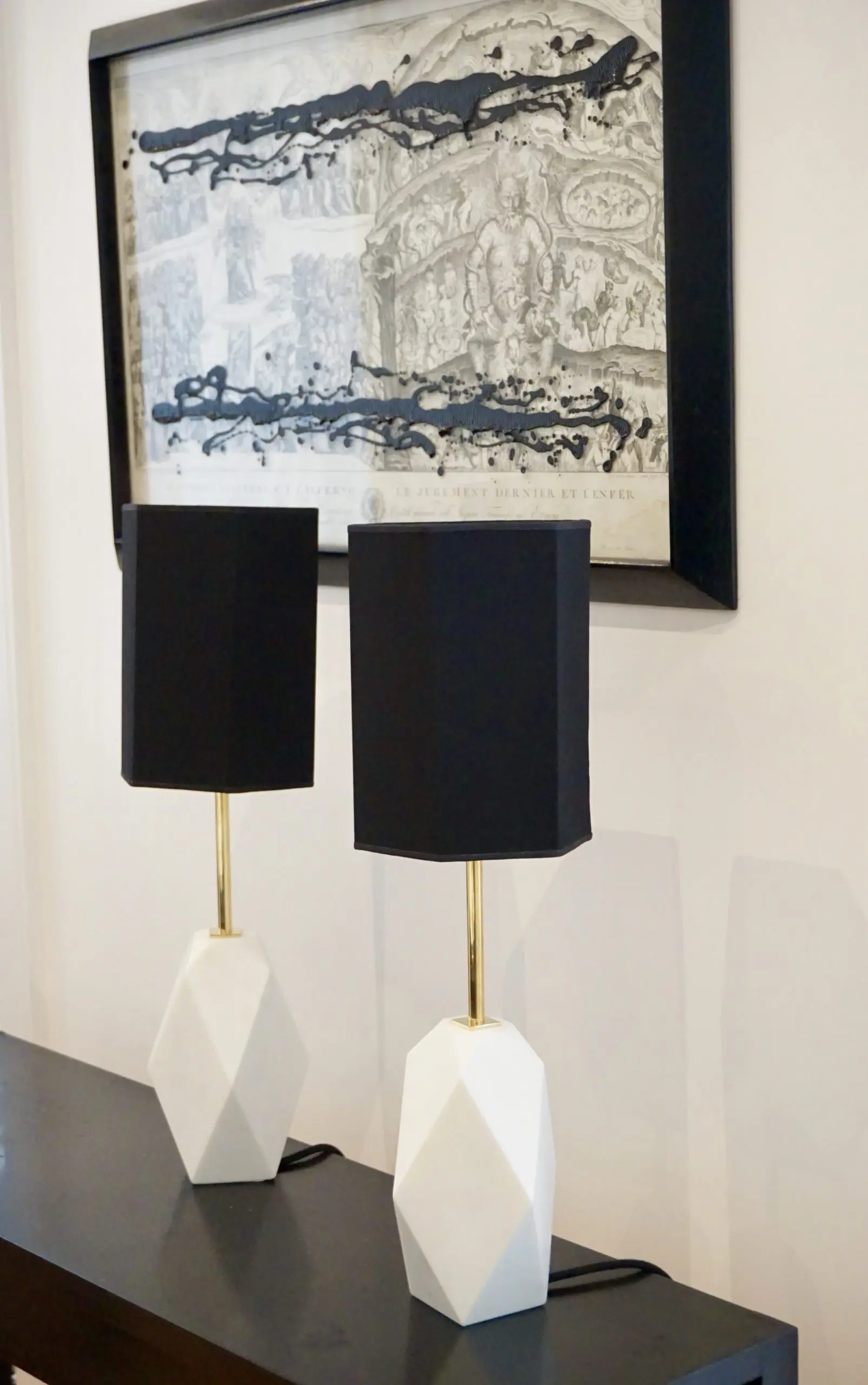 White Carrara marble pair of sculptural table lamps "PRISMA" by Lorenzo Ciompi,2021 — photo 6