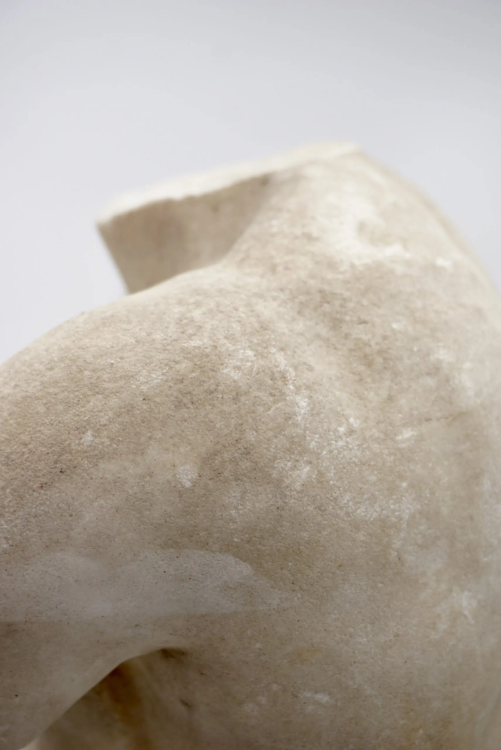 Antique Apoxyomenos male marble torso sculpture, white Carrara marble, XIX sec. — photo 19