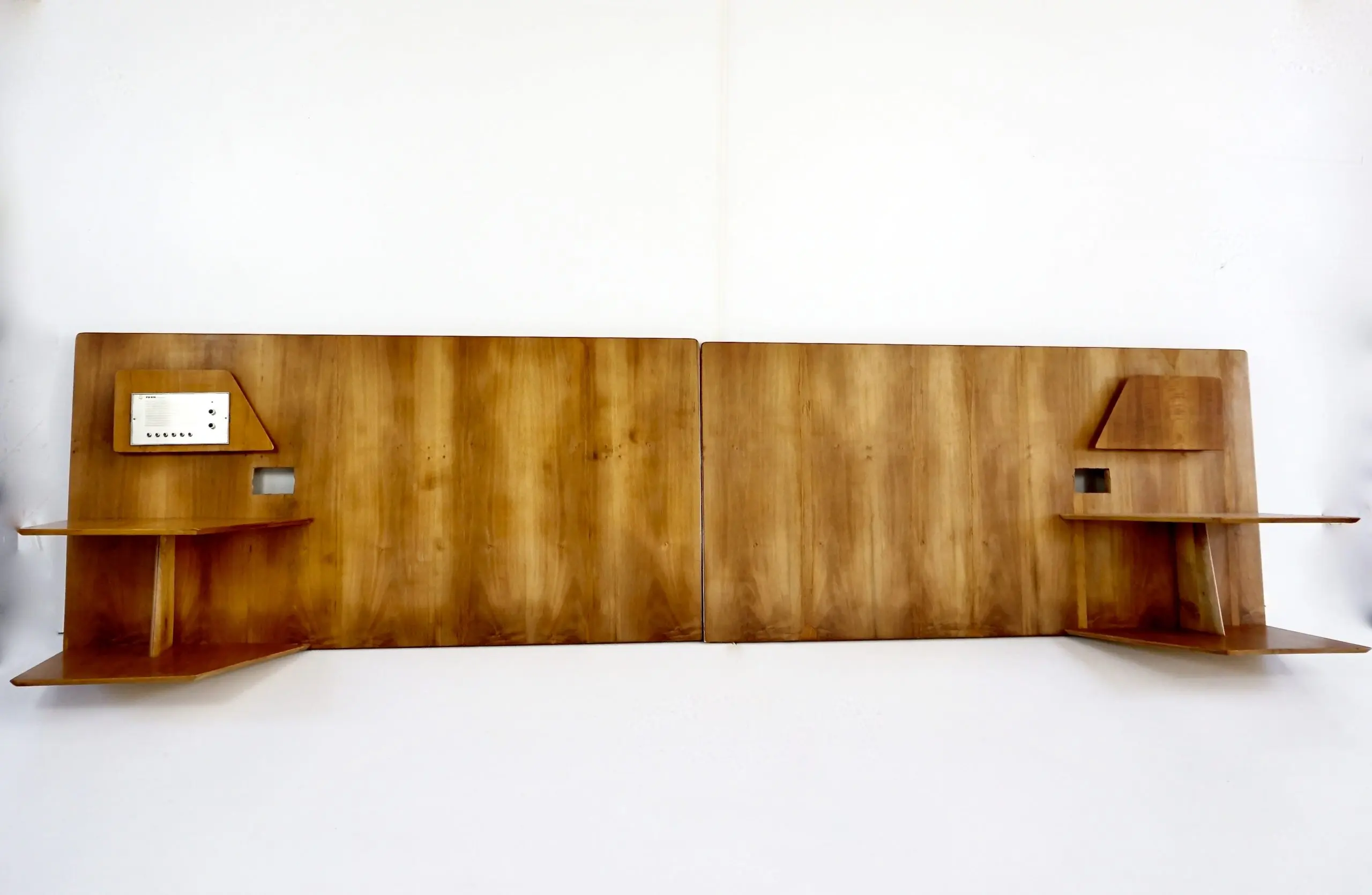 Gio Ponti, Pair of Fine Cherrywood Headboards from Hotel Royal Naples, 1955 — image 3