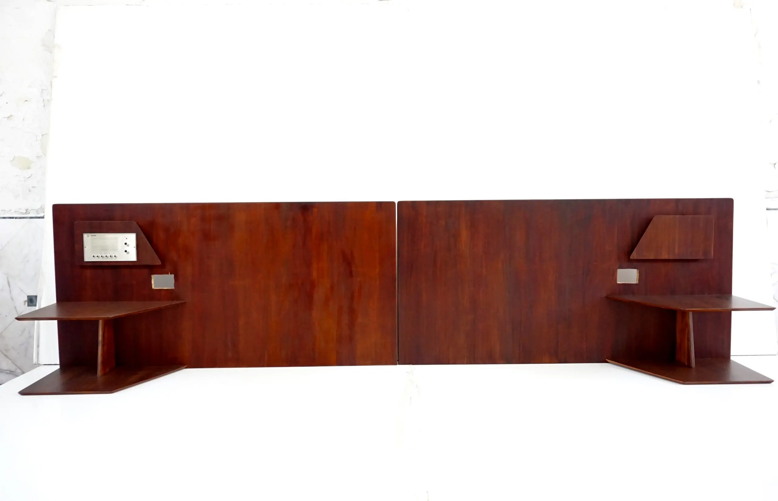 Gio Ponti, Pair of  walnut  Headboards from Hotel Royal Naples, 1955 — image 3