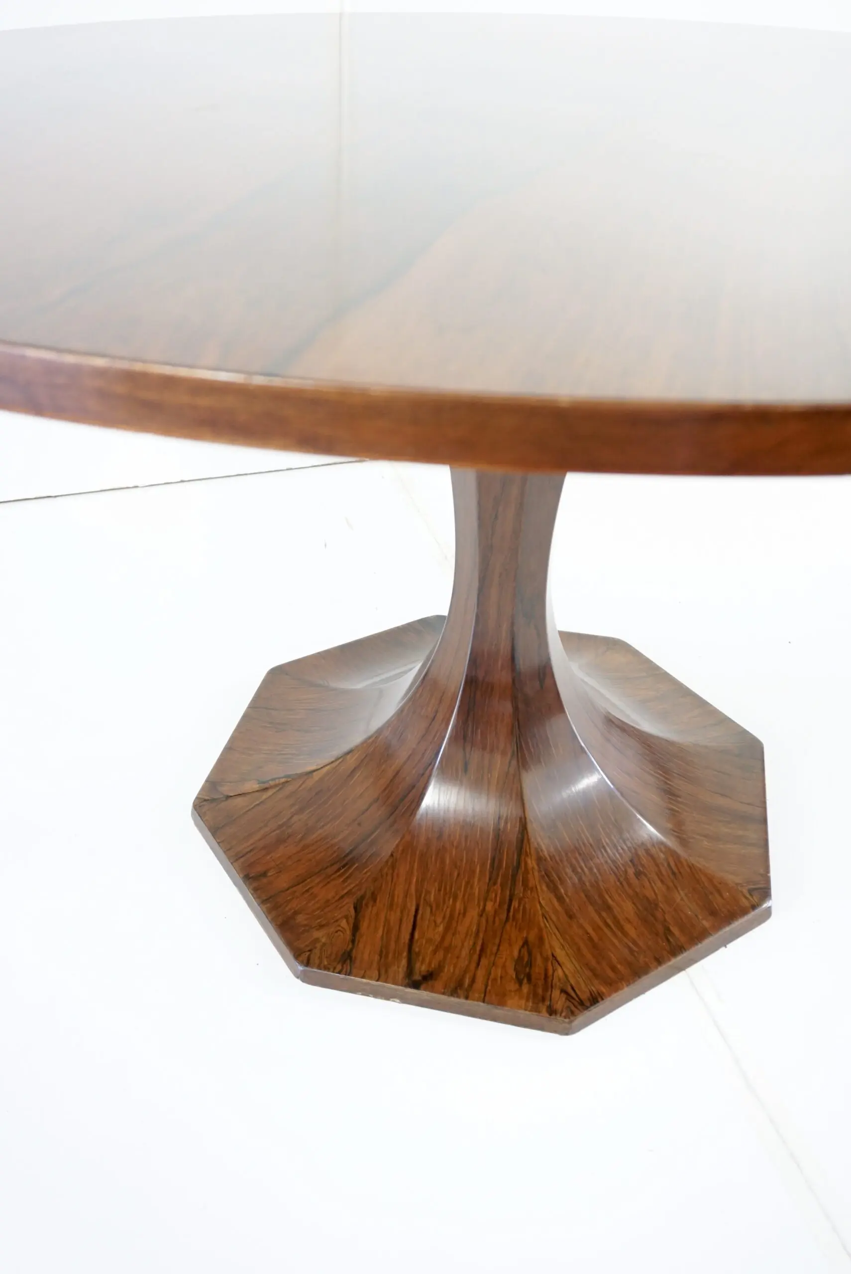 stunning  Carlo De Carli large wood veneer round pedestal dining table, 1960 — photo 6