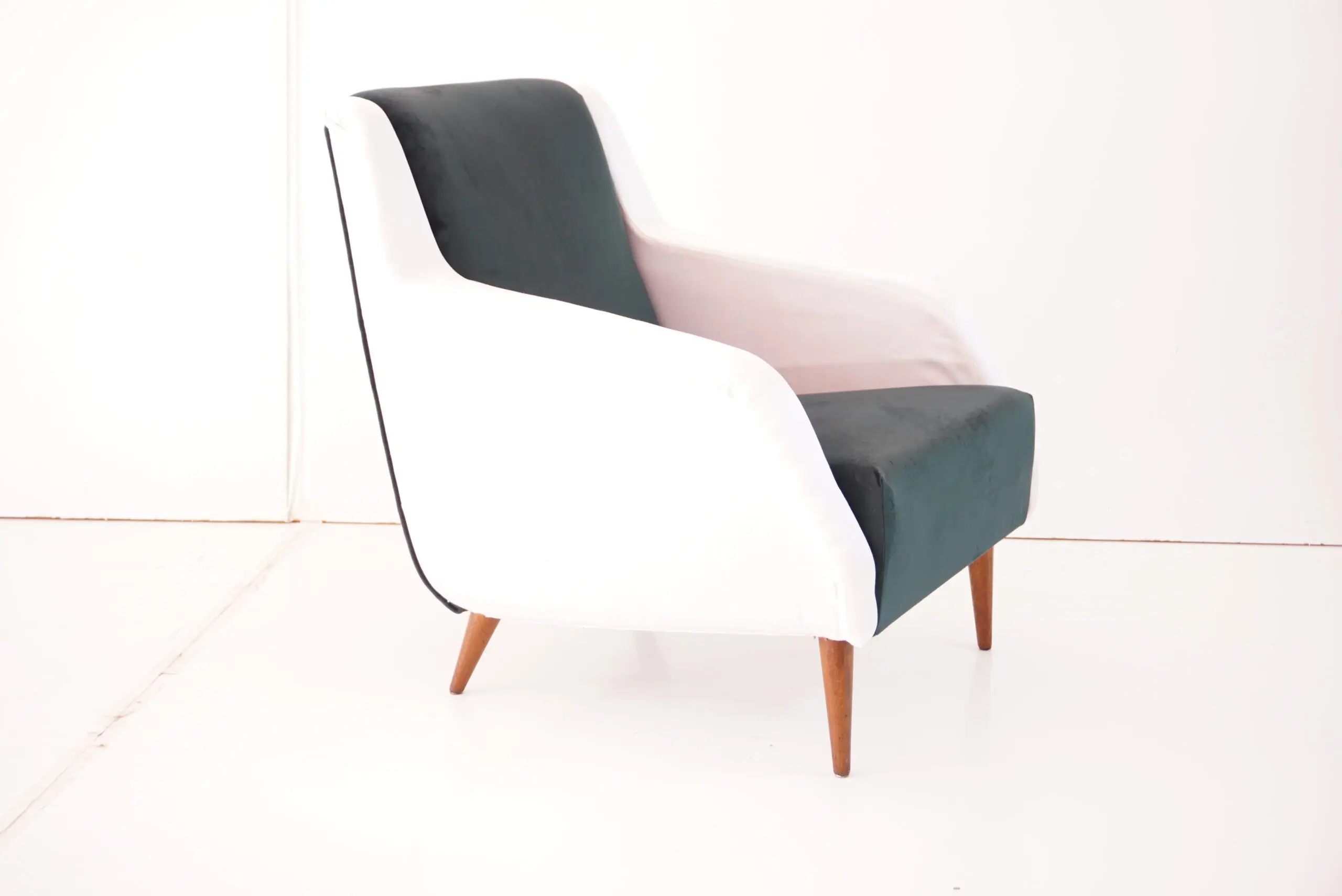 Carlo de Carli bicoloured armchair model  n. 802 by Cassina, 1954 — photo 4
