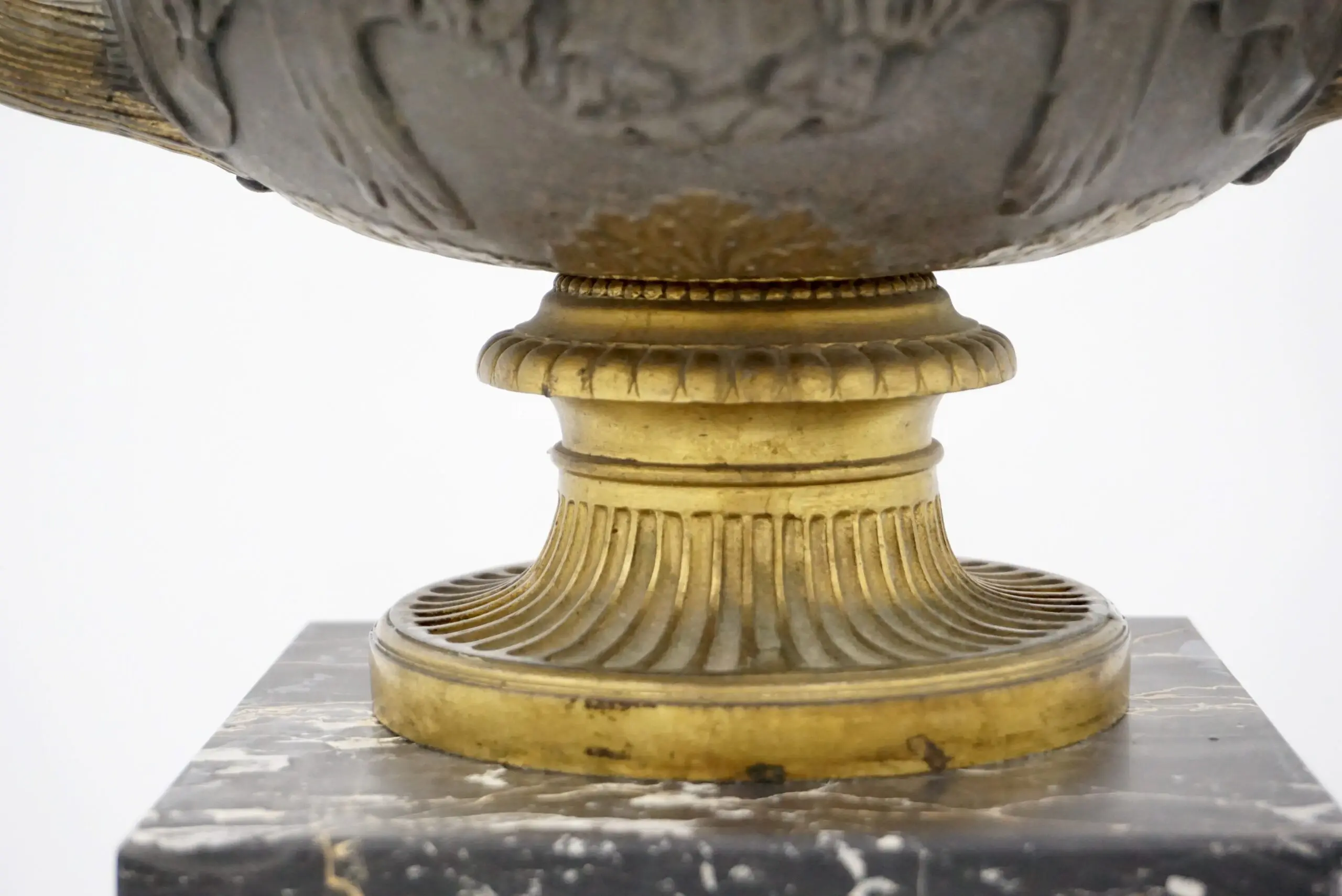 bronze and gilt Warwick vase lamp on portoro marble basis, by Barbadienne 1860 — image 3