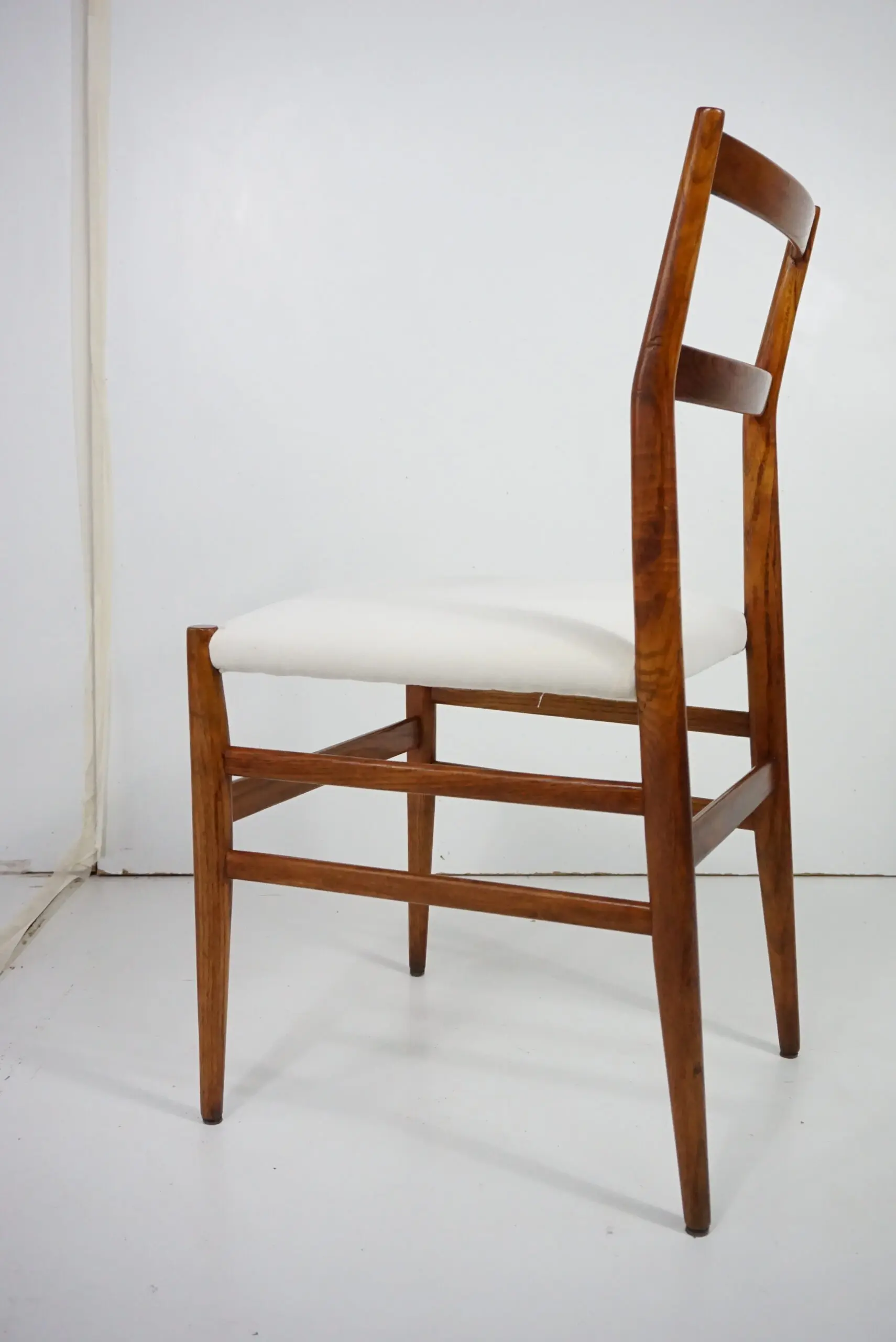 a rare Gio Ponti leggera chair, n.646 by Cassina, from Hotel Royal Naples, 1955 — photo 4