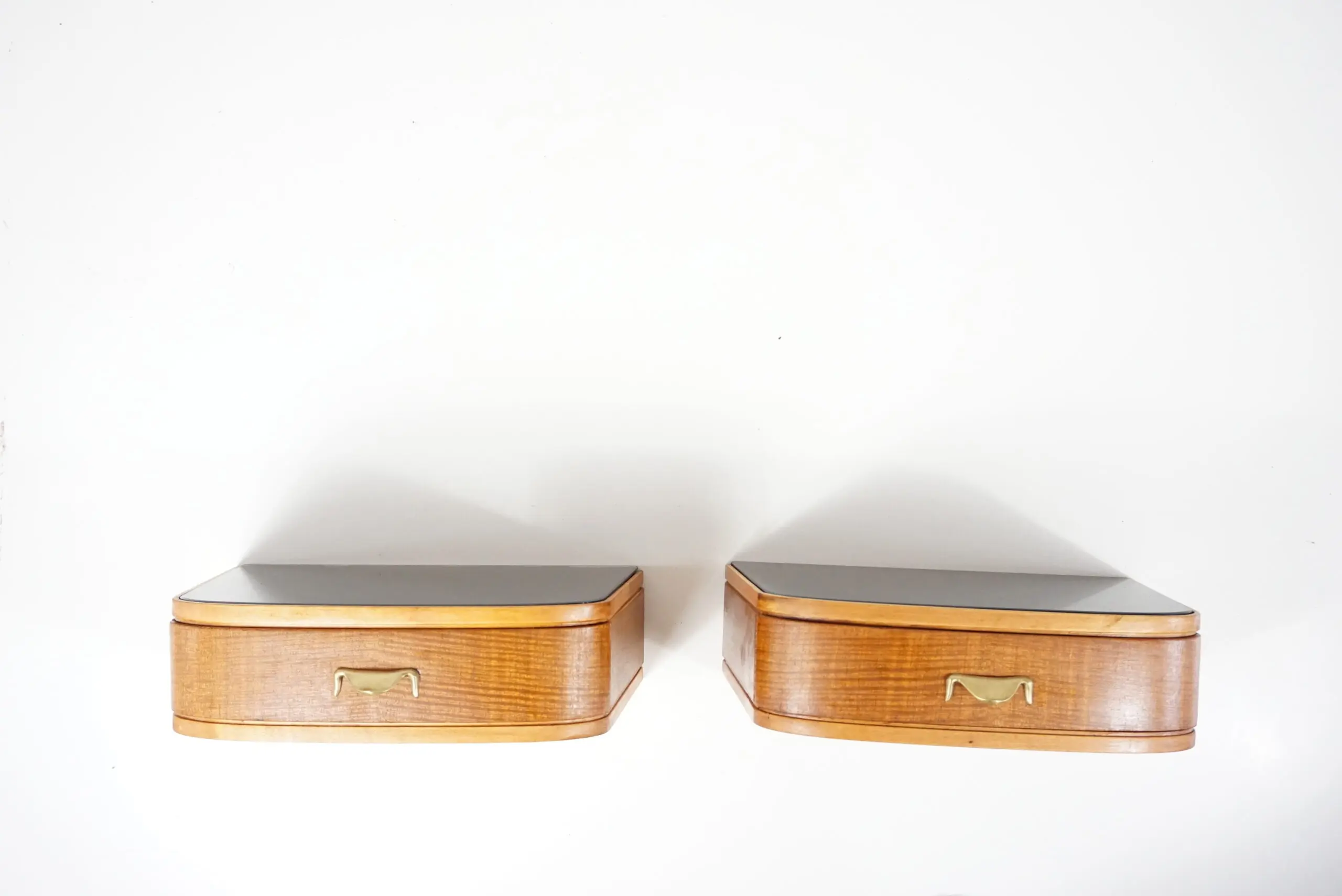 pair of floating wall mounted bedside table by Osvaldo Borsani, 1950 — image 1