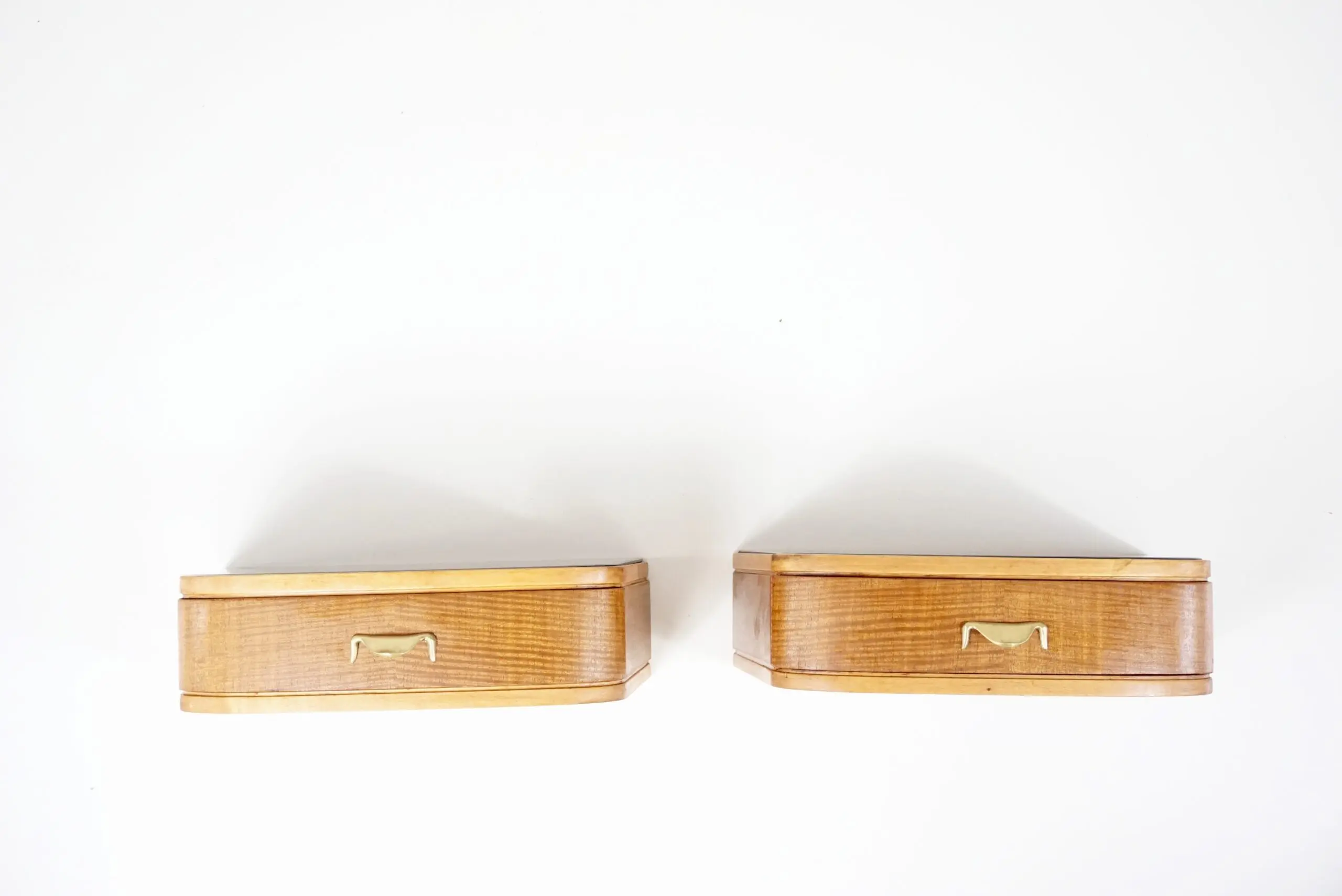 A pair of Osvaldo Borsani floating bedside tables, wall mounted, 1950 — image 2