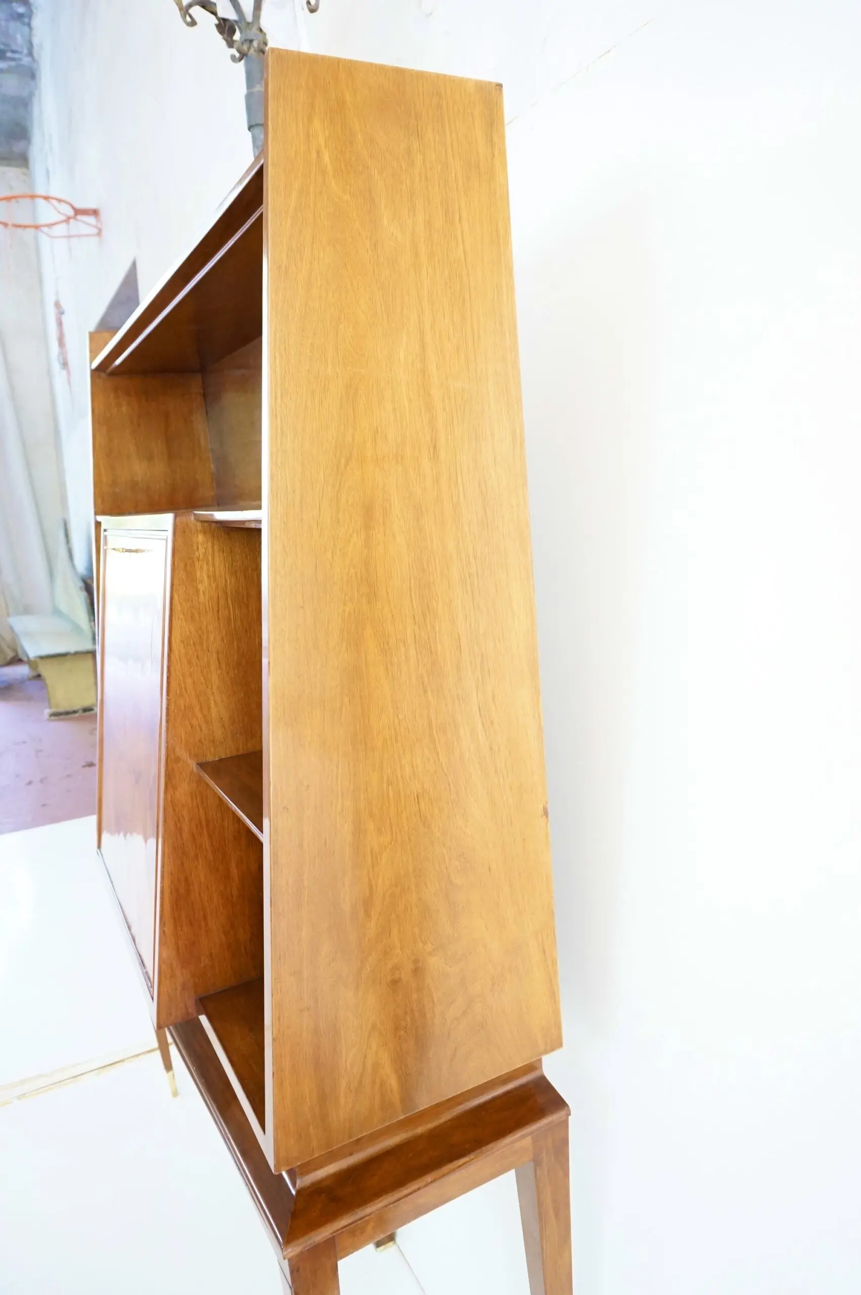 Tomaso Buzzi and Emilio Lancia attr. bookcase cabinet veneered root walnut, 1940 — photo 14