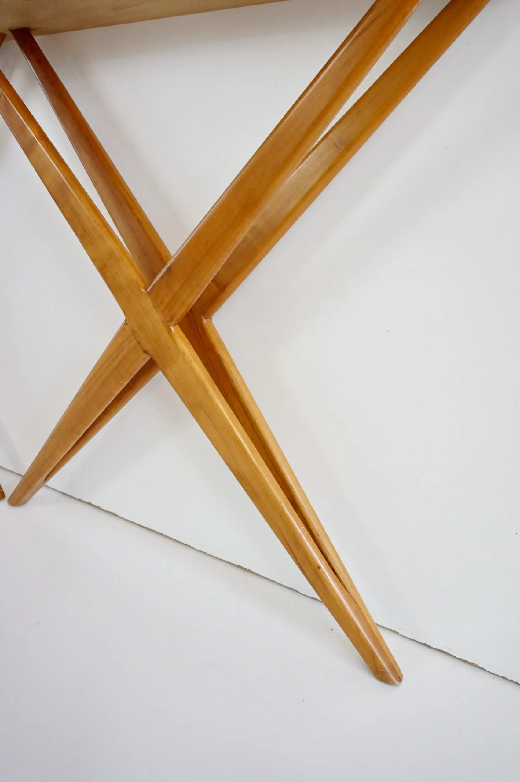 large Studio B.B.P.R. walnut and red  marble top console, double X shaped, 1944 — photo 16