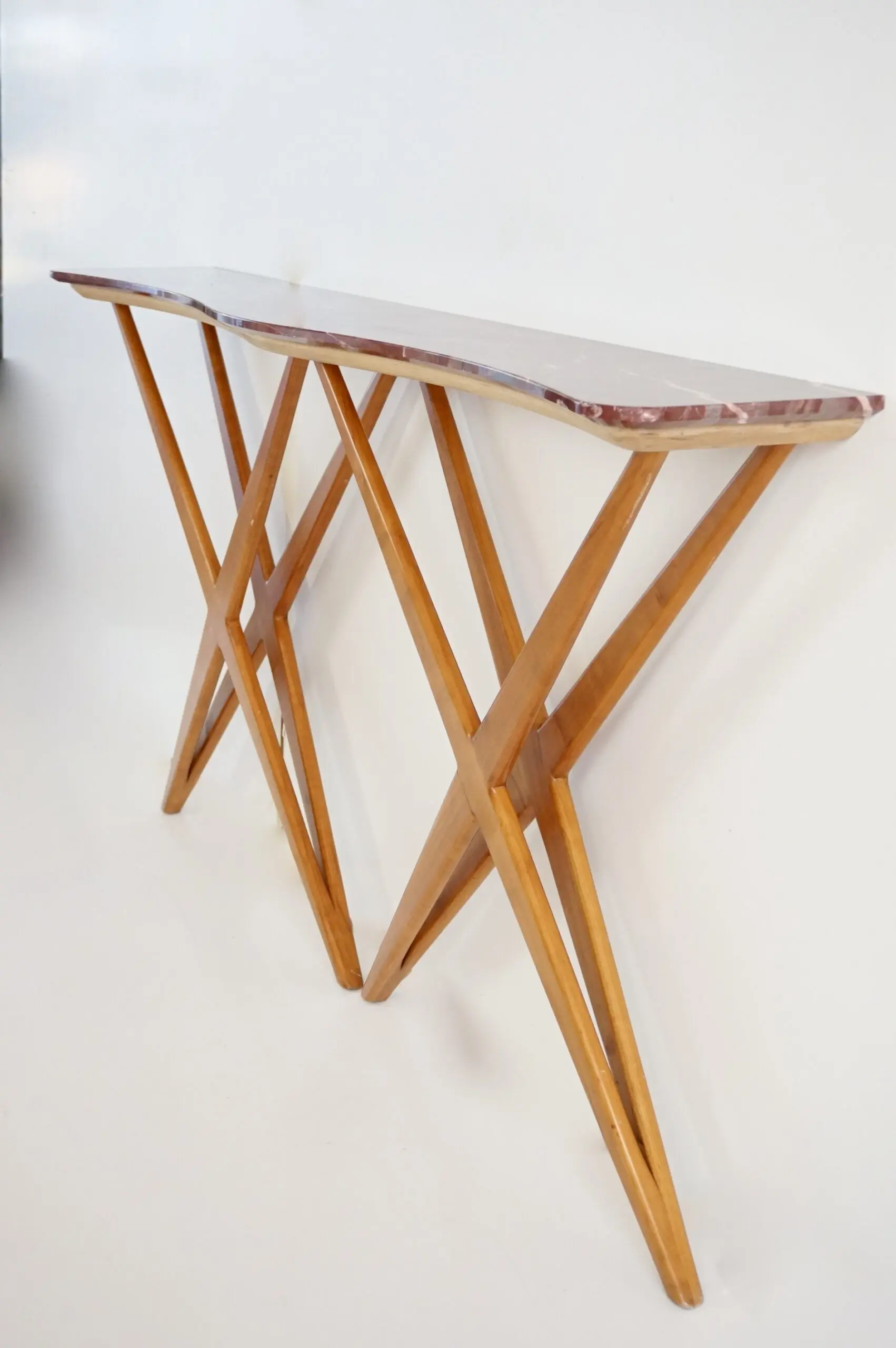 large Studio B.B.P.R. walnut and red  marble top console, double X shaped, 1944 — photo 9