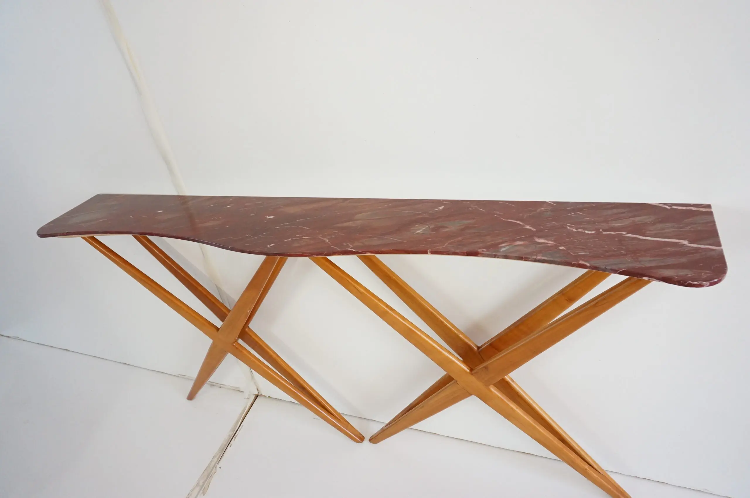 large Studio B.B.P.R. walnut and red  marble top console, double X shaped, 1944 — photo 11