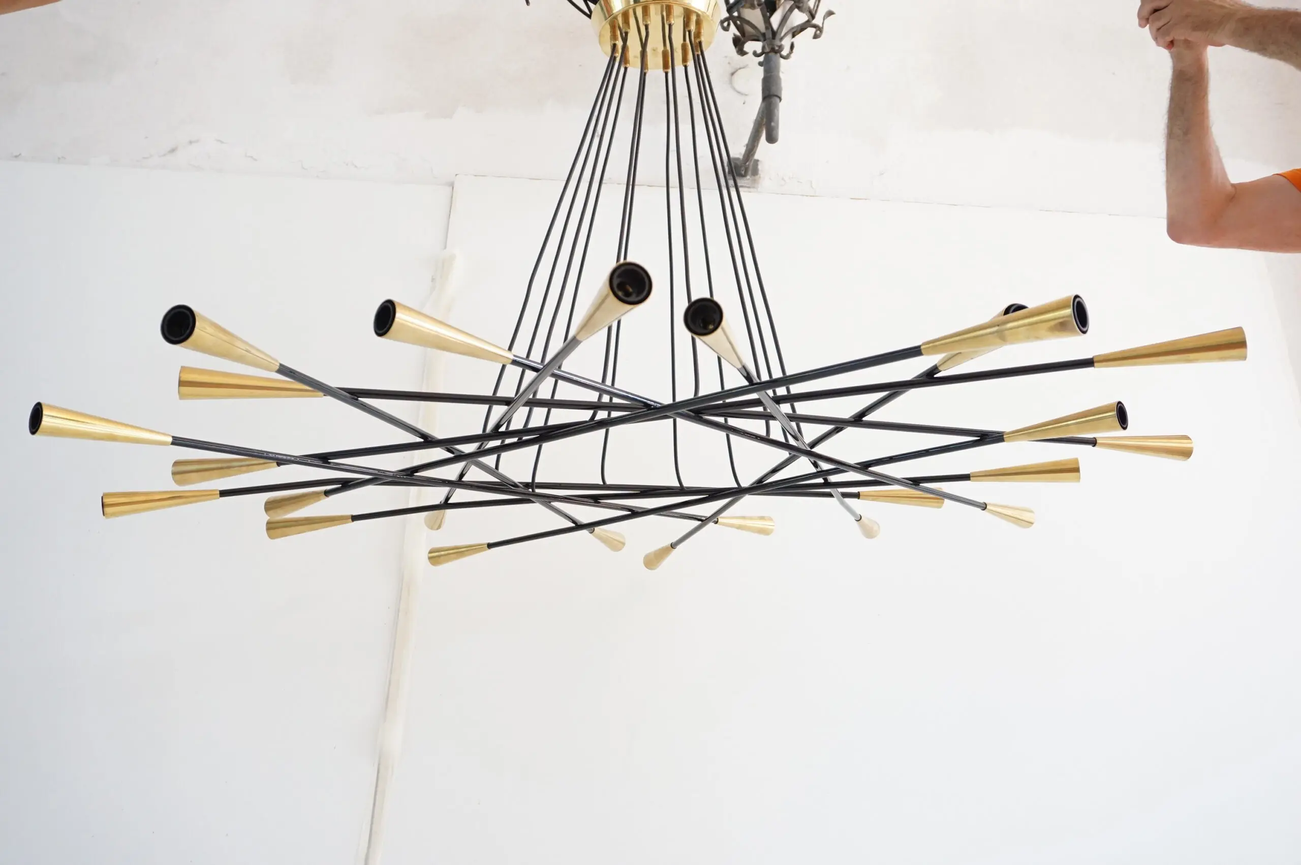 Stilnovo large 24 lights-arms brass ceiling lamp chandelier, Shanghai, 1950 — photo 5
