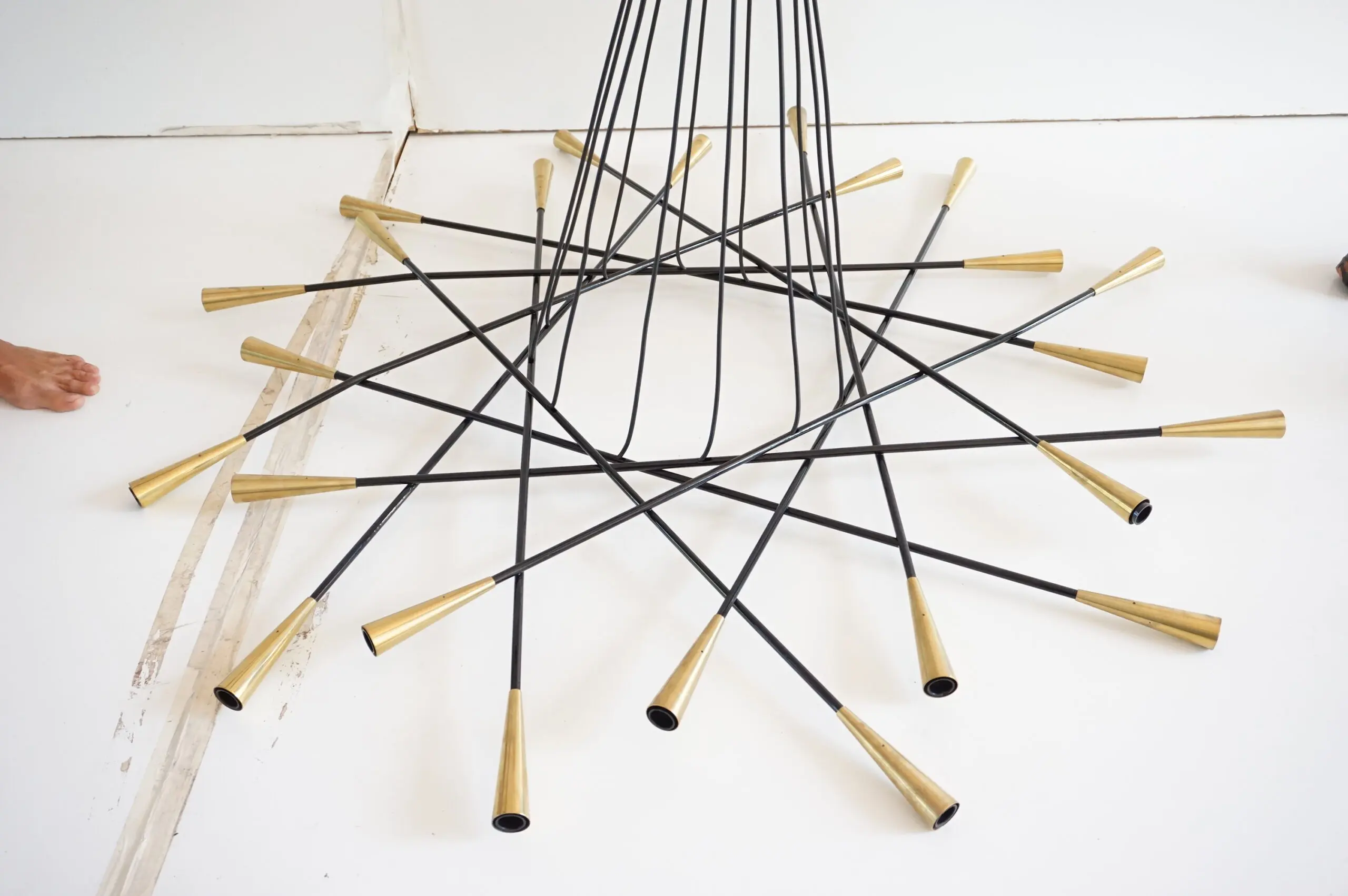 Stilnovo large 24 lights-arms brass ceiling lamp chandelier, Shanghai, 1950 — photo 18