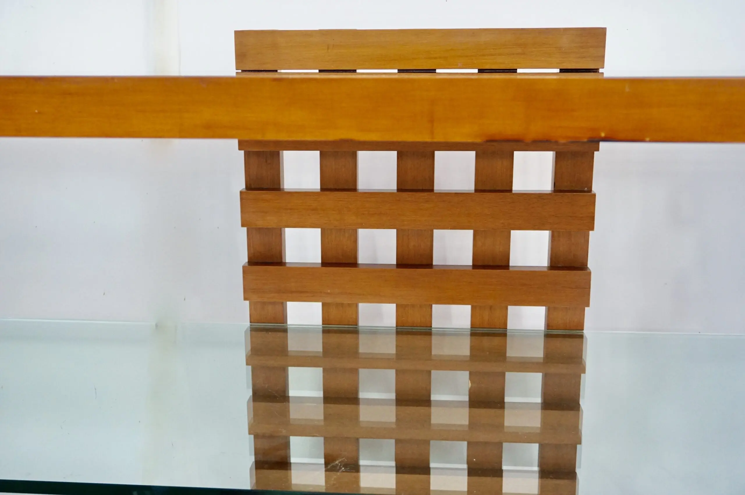 large rationalist bookcase attr. Massimo Vignelli, walnut and glass,1970 — photo 18