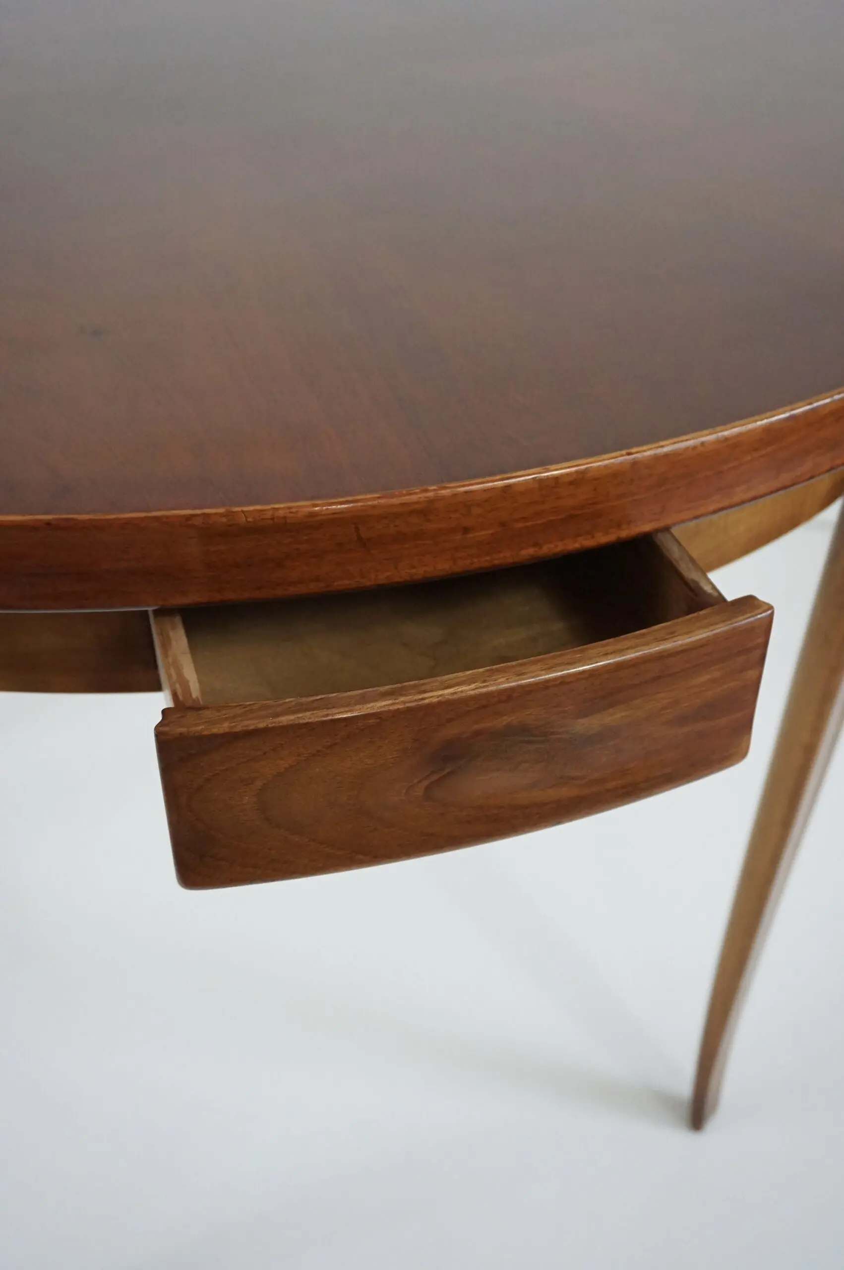 Paolo Buffa round center or game table, walnut, five hidden drawers, 1950 — photo 6