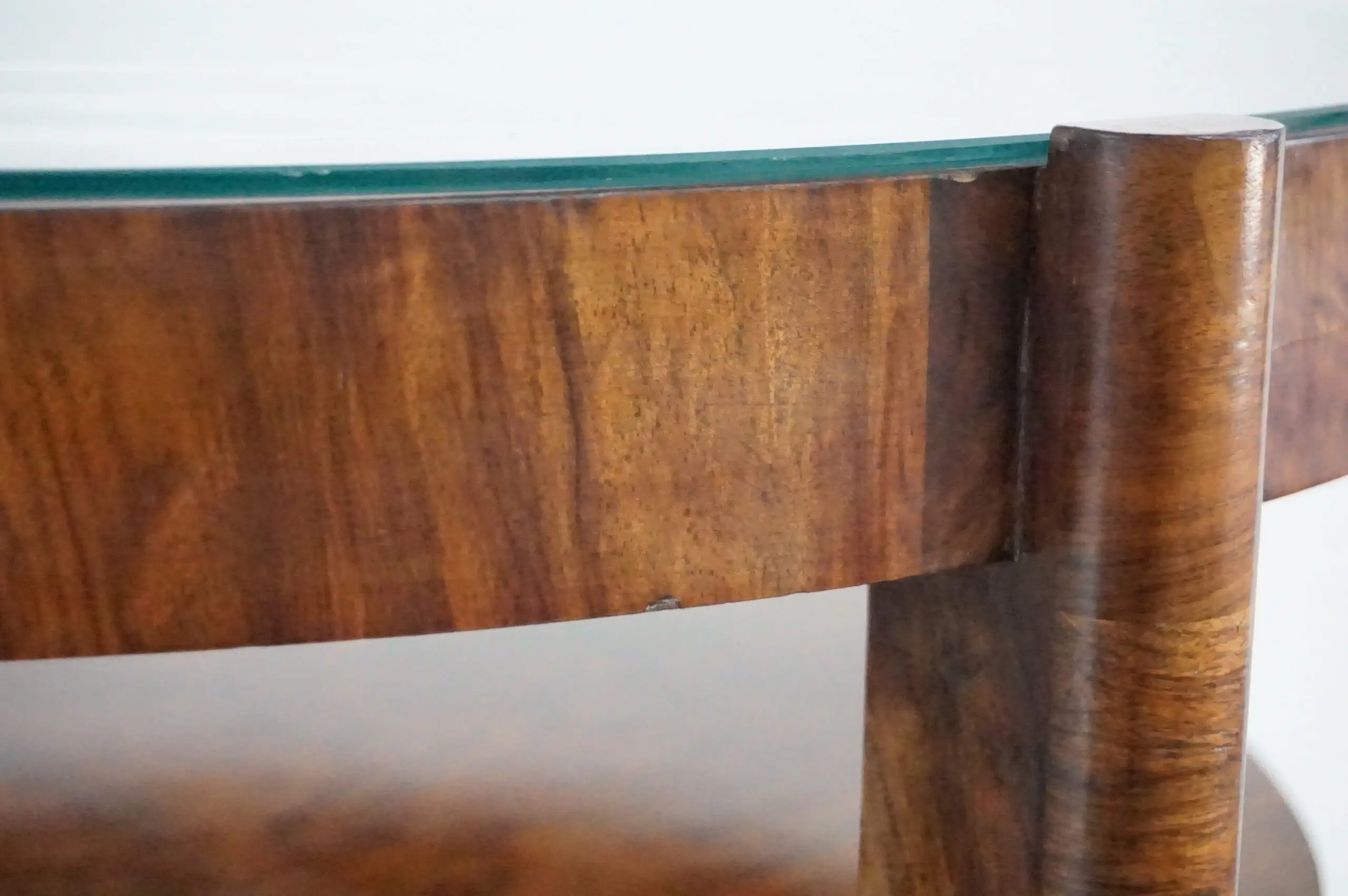 Osvaldo Borsani round walnut root deco coffee table, bi shelves, glass top, 1931 — photo 6