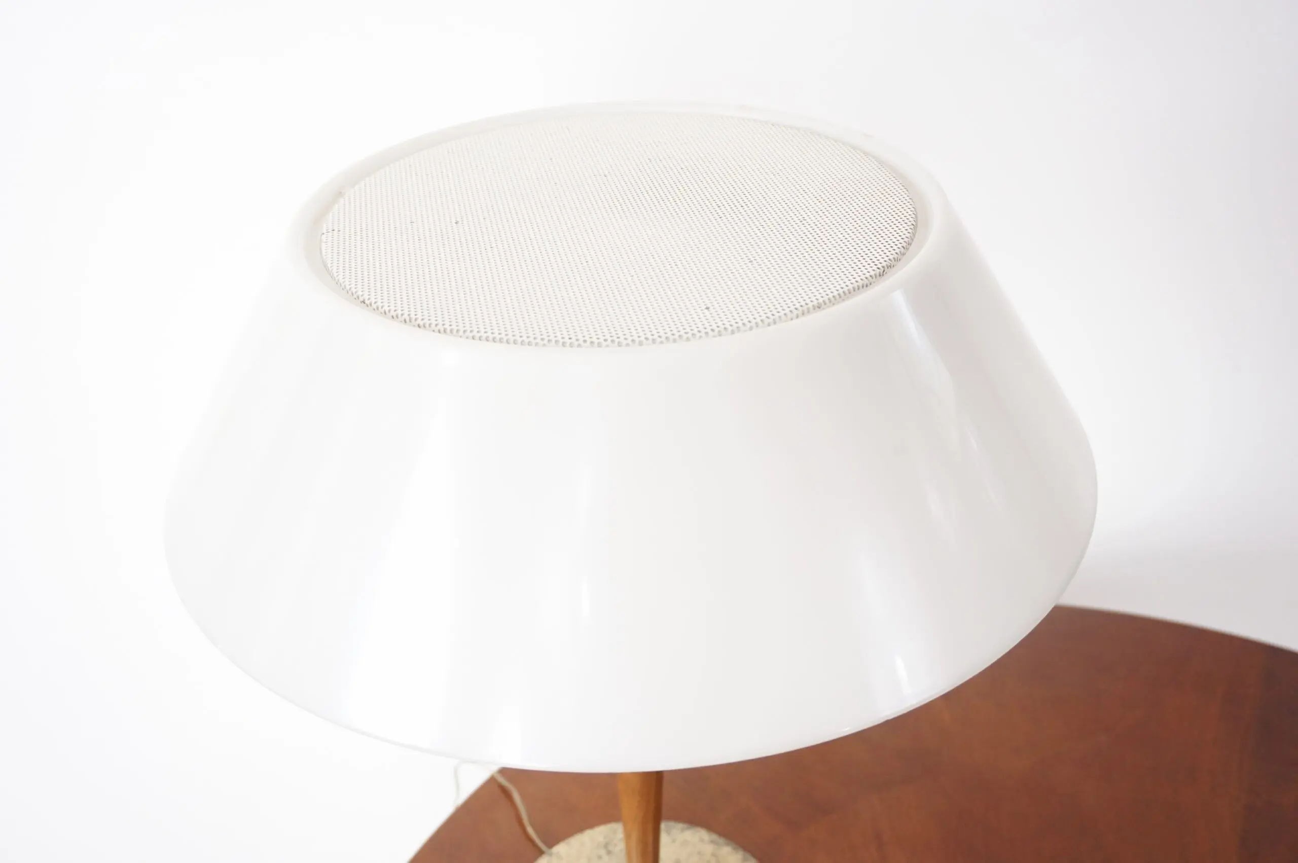Gaetano Sciolari fine table lamp, brass, walnut, white plexiglass mod. A/1  1960 — photo 4