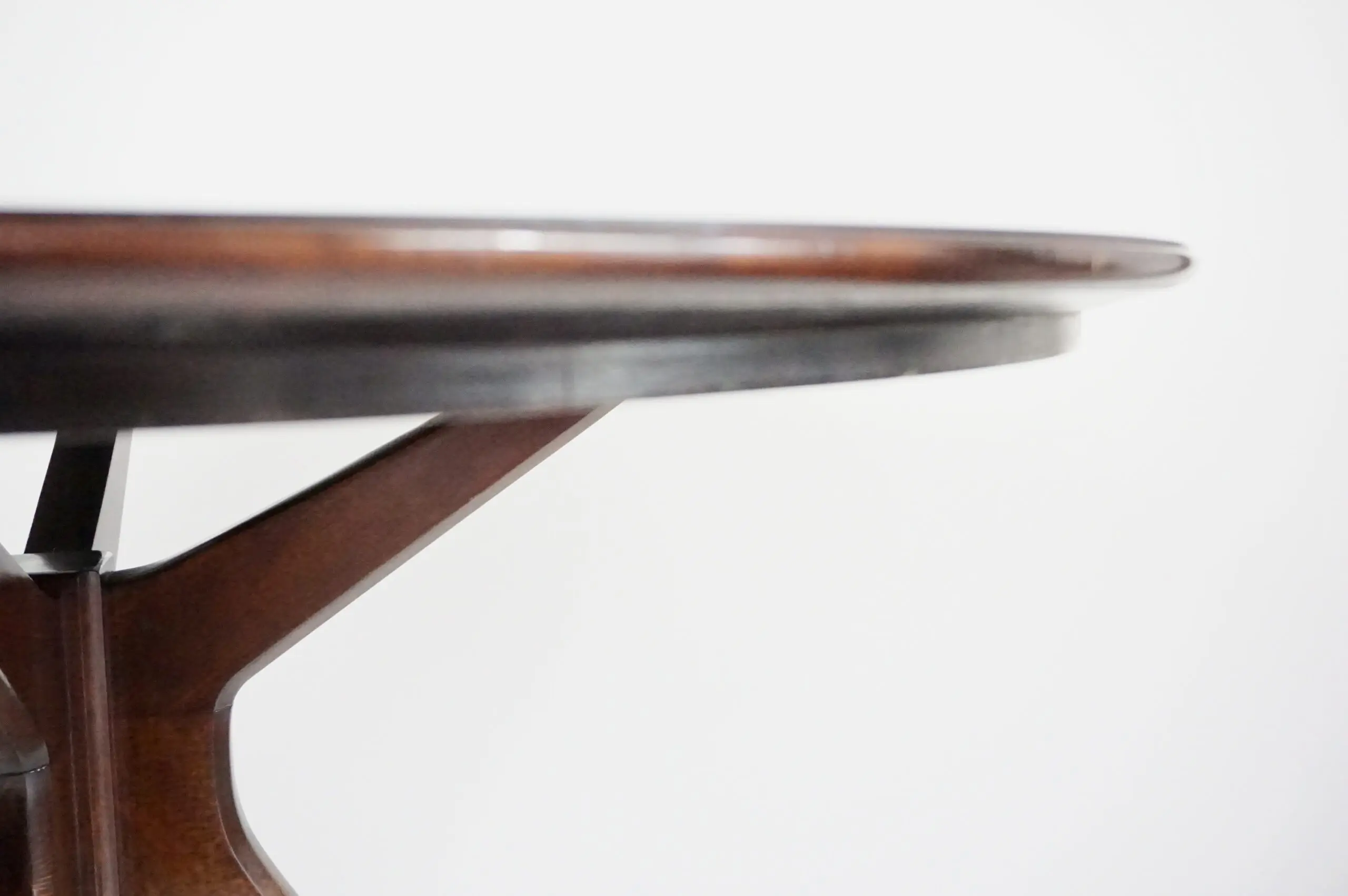 Osvaldo Borsani round dining table, walnut, four feet, circa 1951 — photo 9