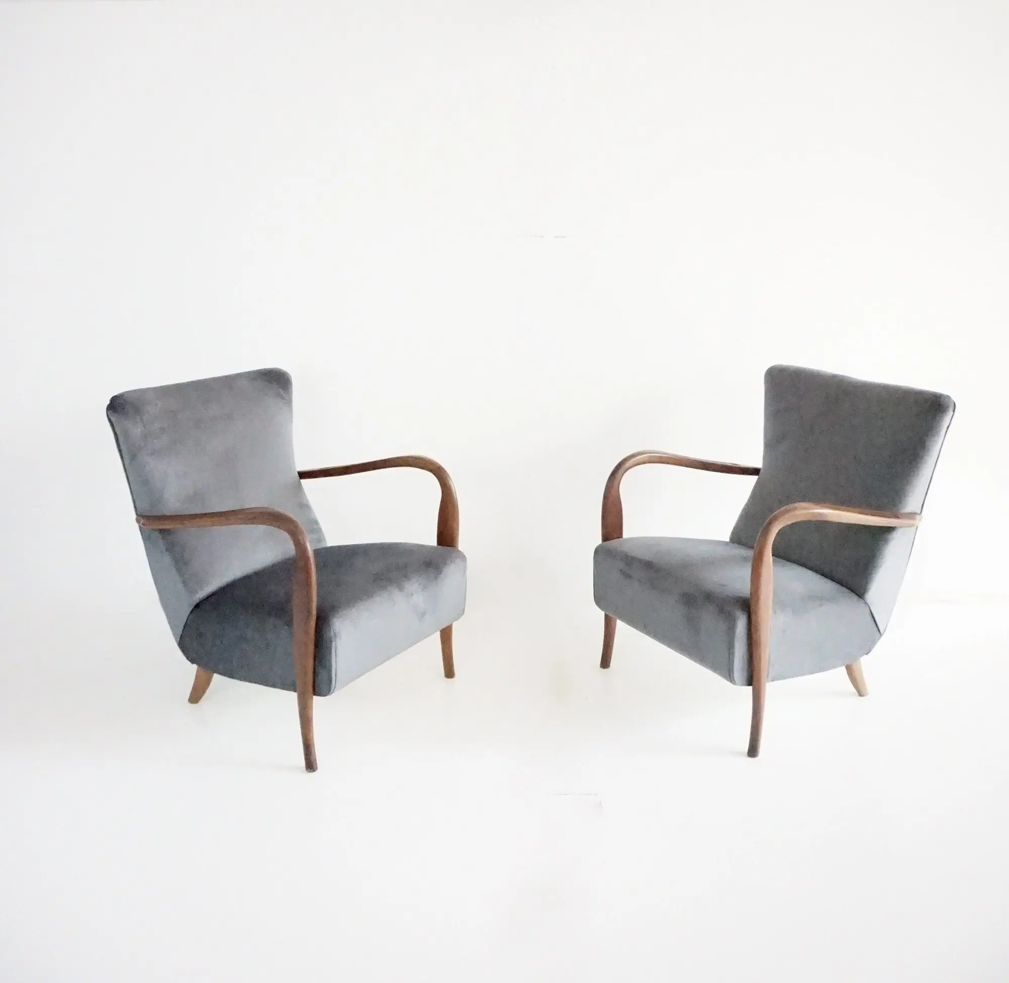 pair of wood and grey velvet armchairs mod. 401 from Cassina, Meda, 1940 — image 3
