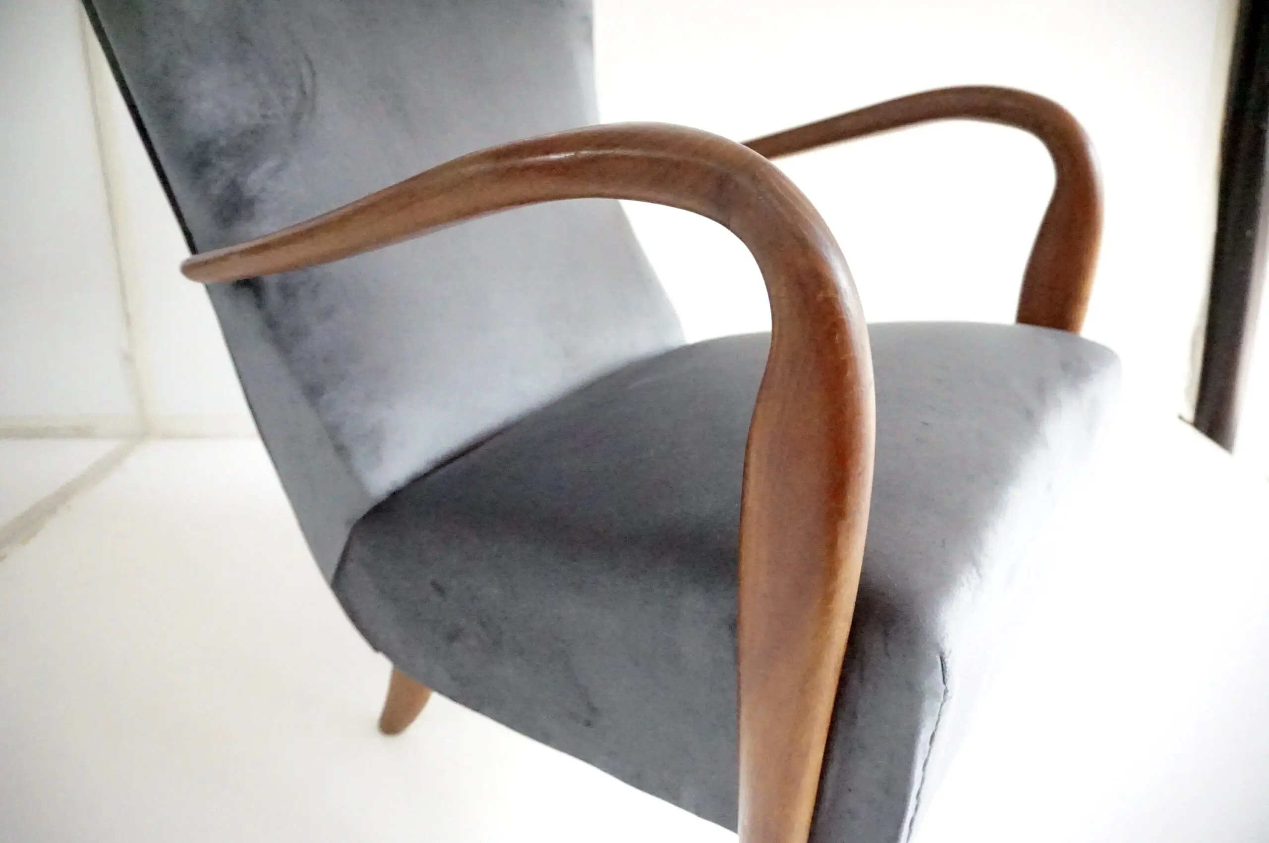 pair of wood and grey velvet armchairs mod. 401 from Cassina, Meda, 1940 — photo 14