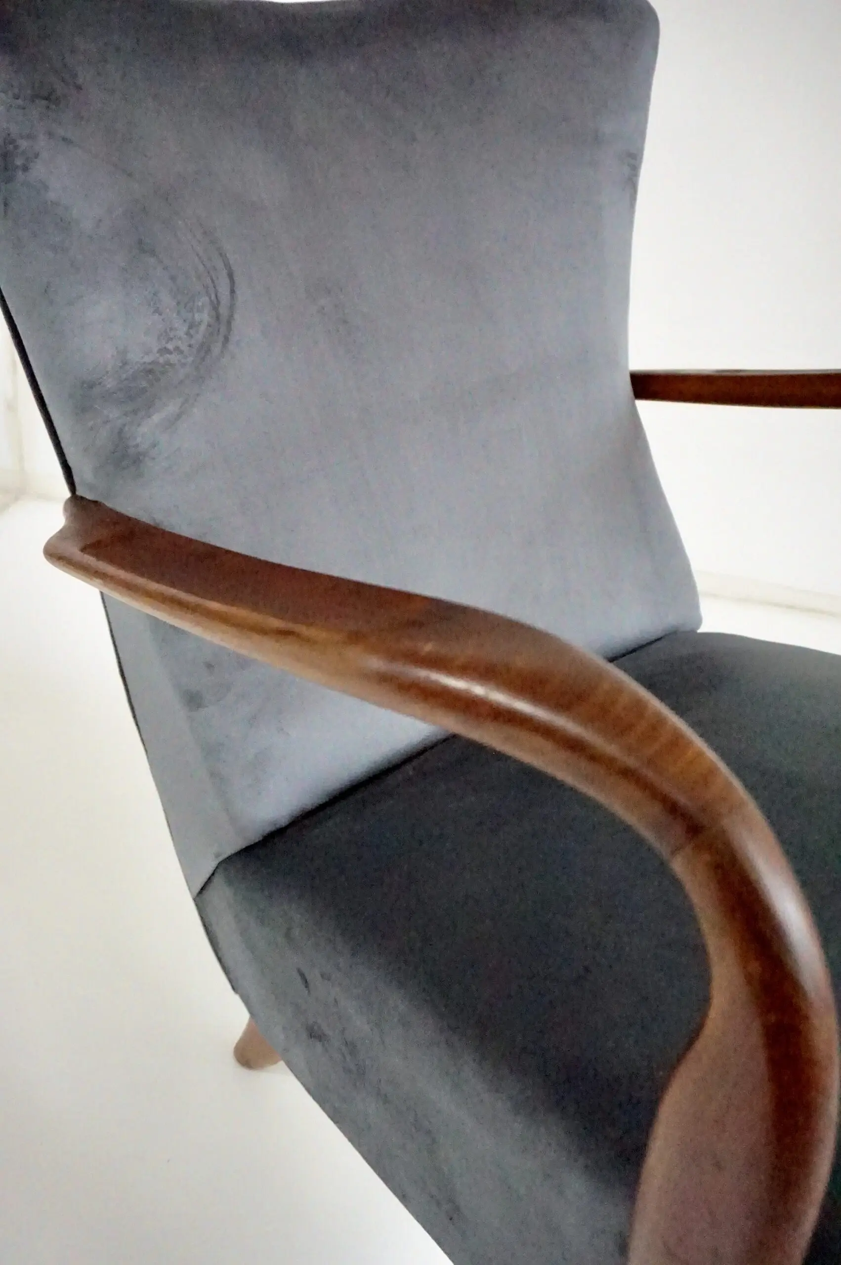 pair of wood and grey velvet armchairs mod. 401 from Cassina, Meda, 1940 — photo 21