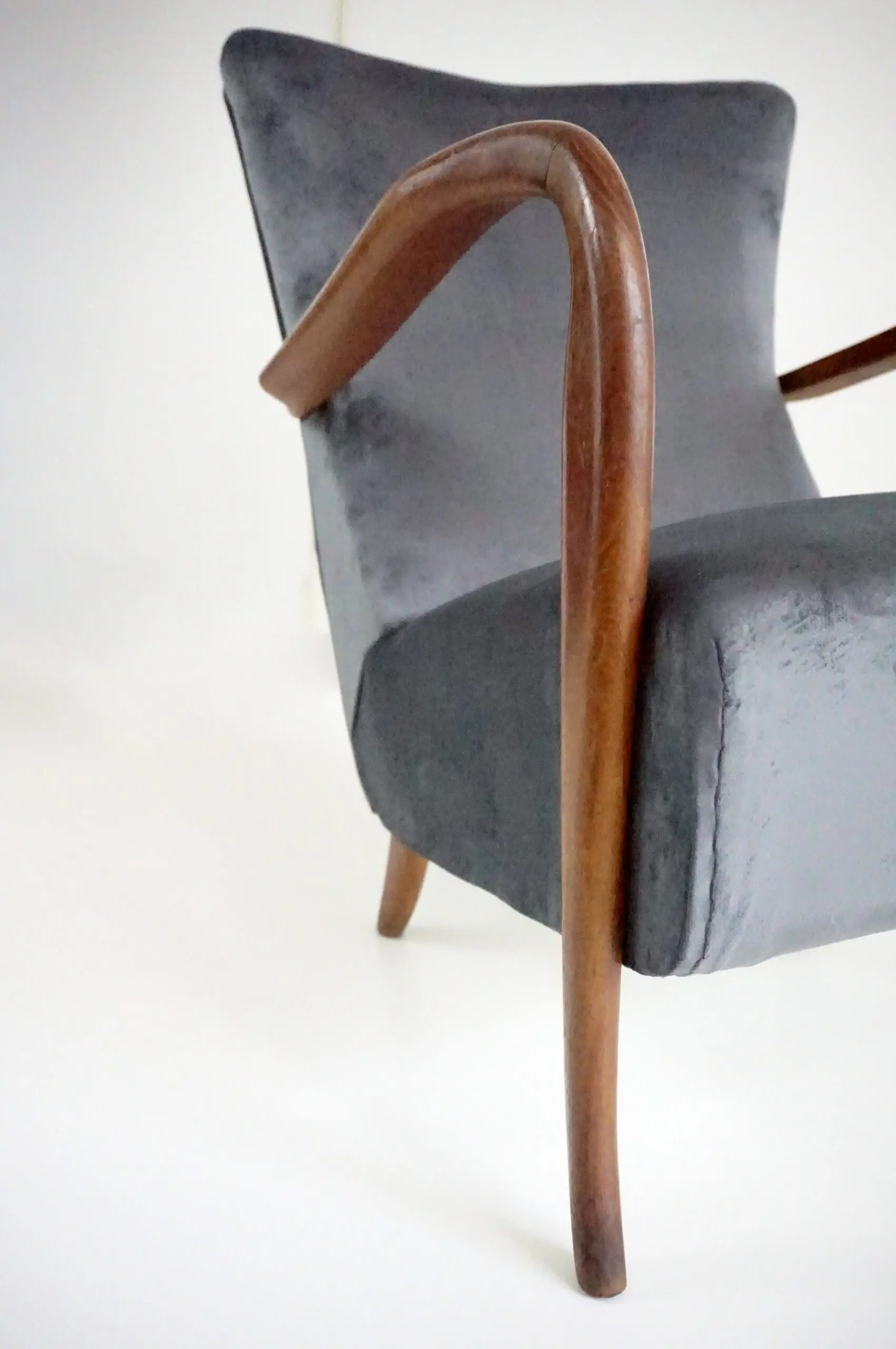 pair of wood and grey velvet armchairs mod. 401 from Cassina, Meda, 1940 — photo 20