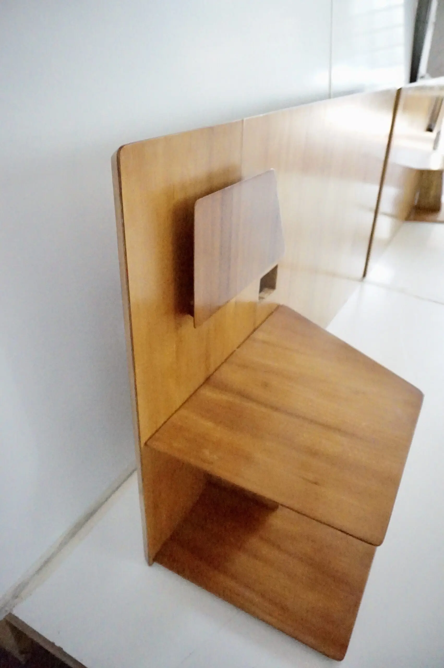 Gio Ponti pair of rare elm wood Headboards fitted bedside tables, Hotel Royal, 1955 — photo 19
