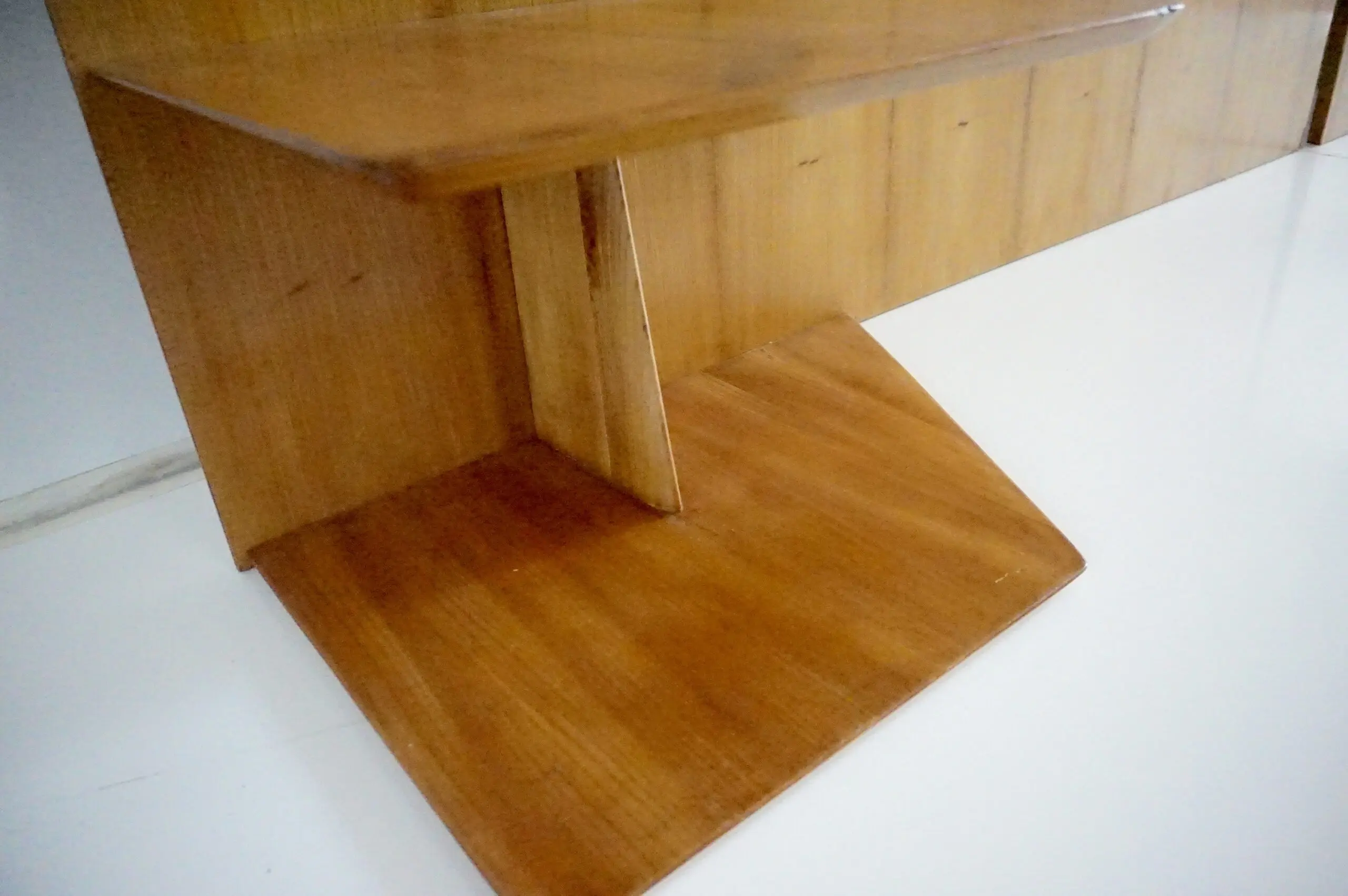 Gio Ponti pair of rare elm wood Headboards fitted bedside tables, Hotel Royal, 1955 — photo 18