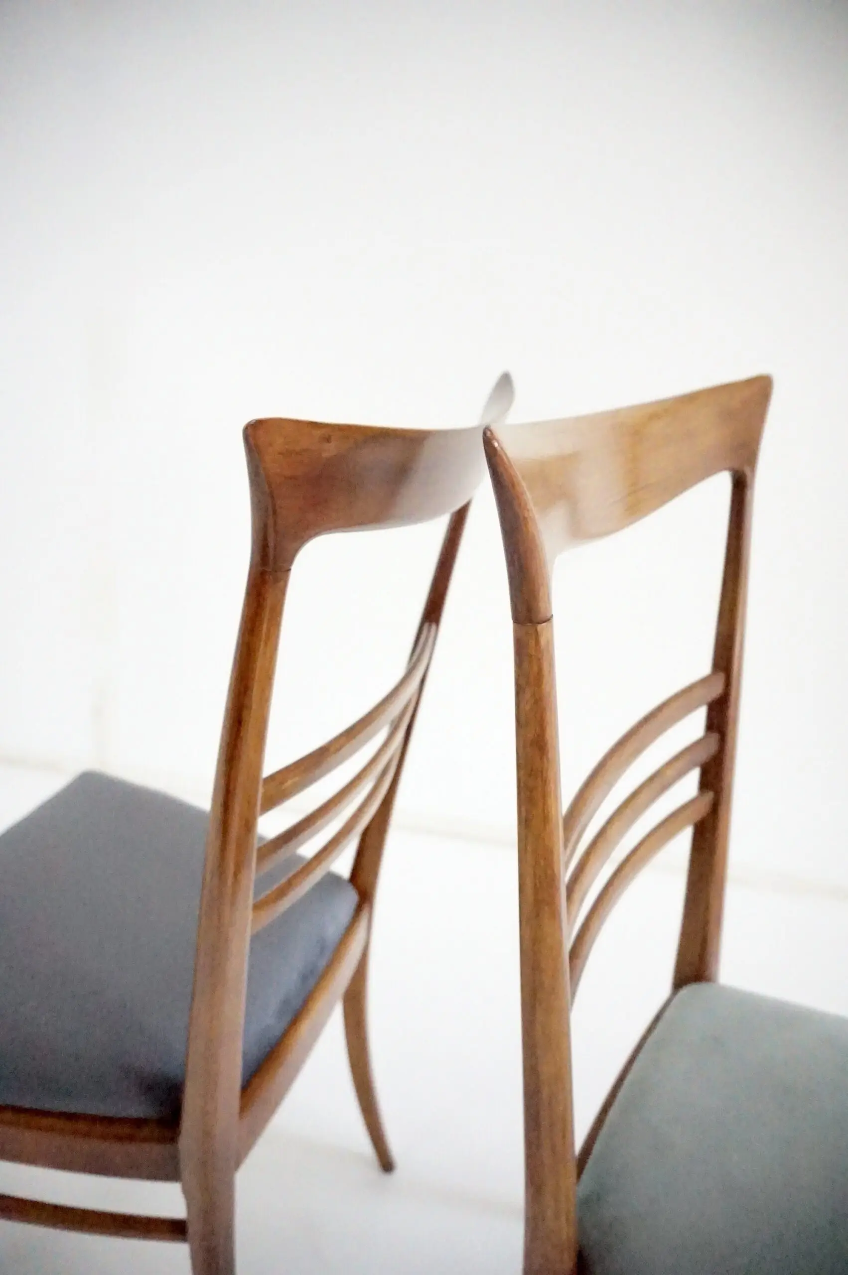 fine set of 6 Melchiorre Bega walnut  and velvet high back dining chairs, 1950 — photo 10