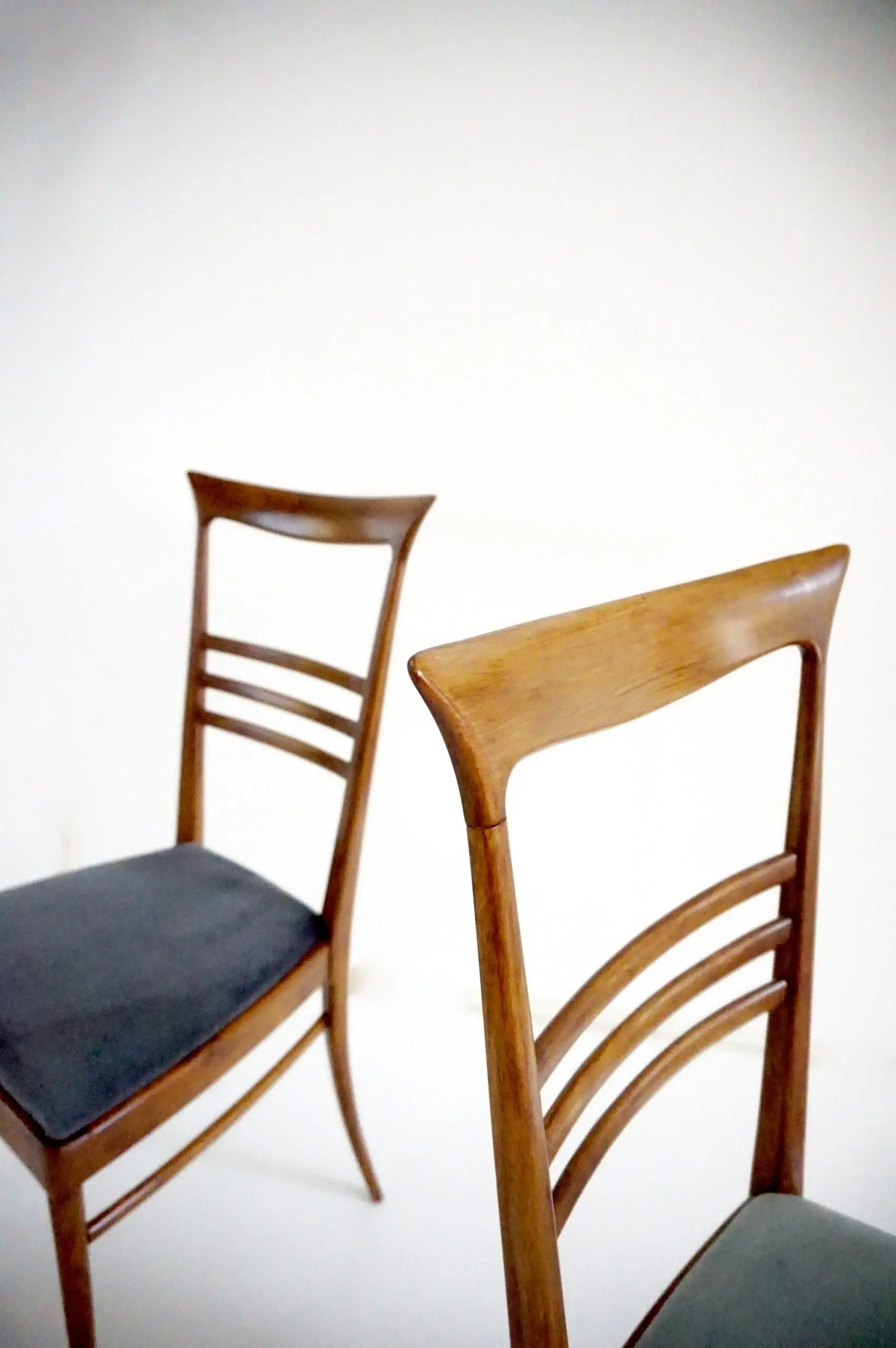 fine set of 6 Melchiorre Bega walnut  and velvet high back dining chairs, 1950 — photo 7