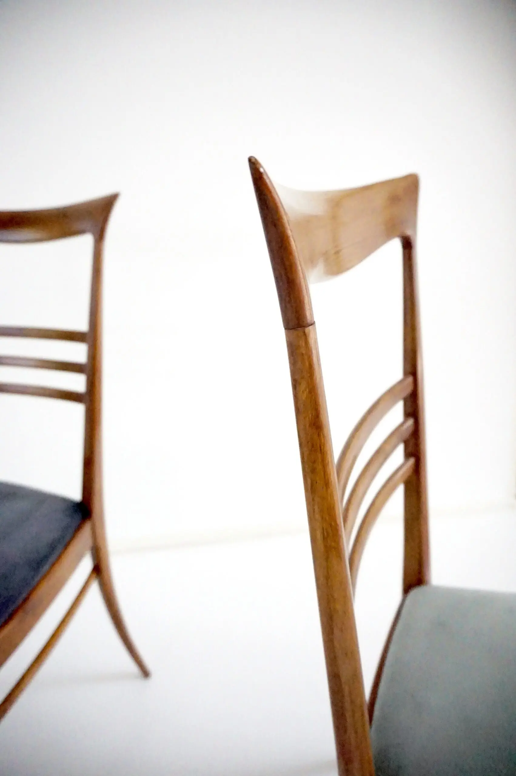 fine set of 6 Melchiorre Bega walnut  and velvet high back dining chairs, 1950 — photo 8