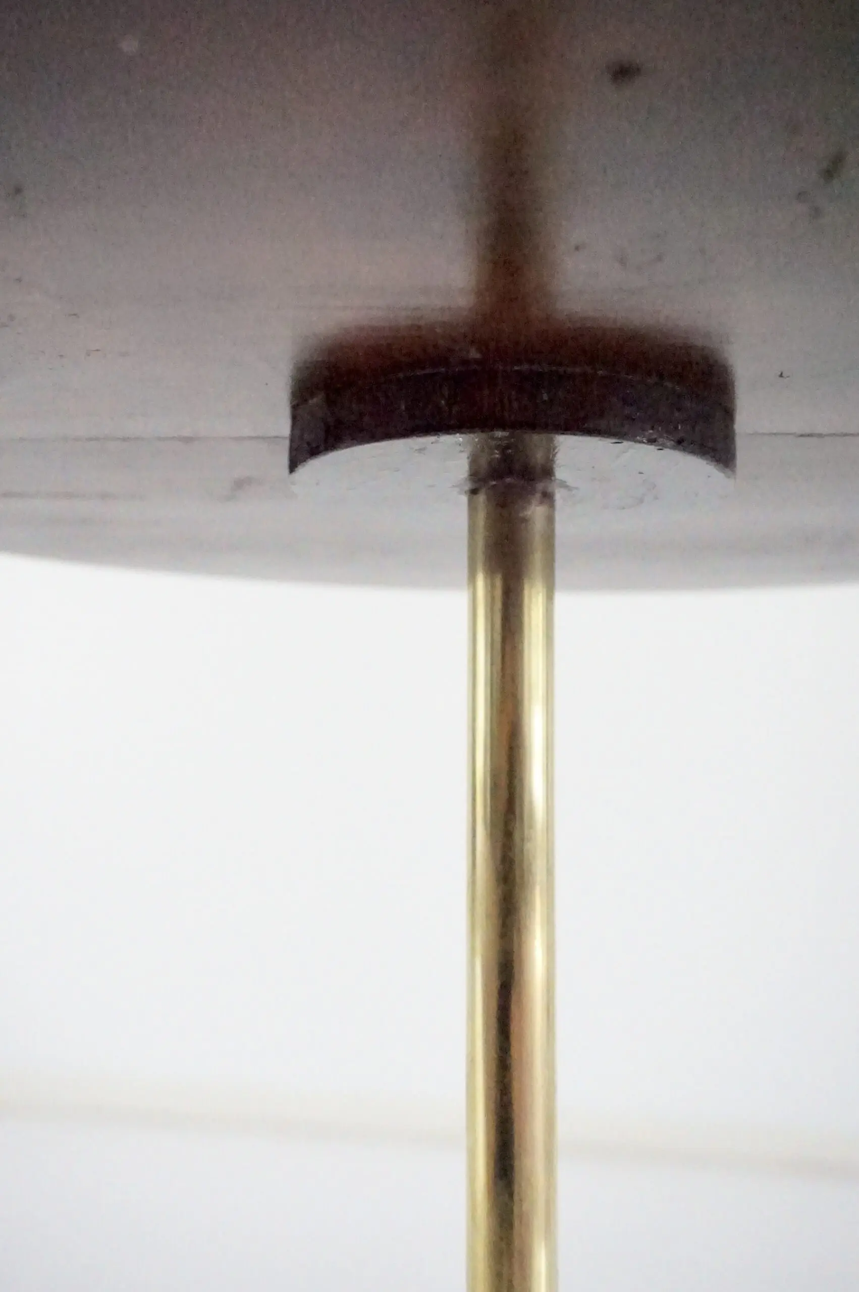 round  gueridon side table brass, marble and walnut, C6, Lorenzo Ciompi, 2025 — photo 10