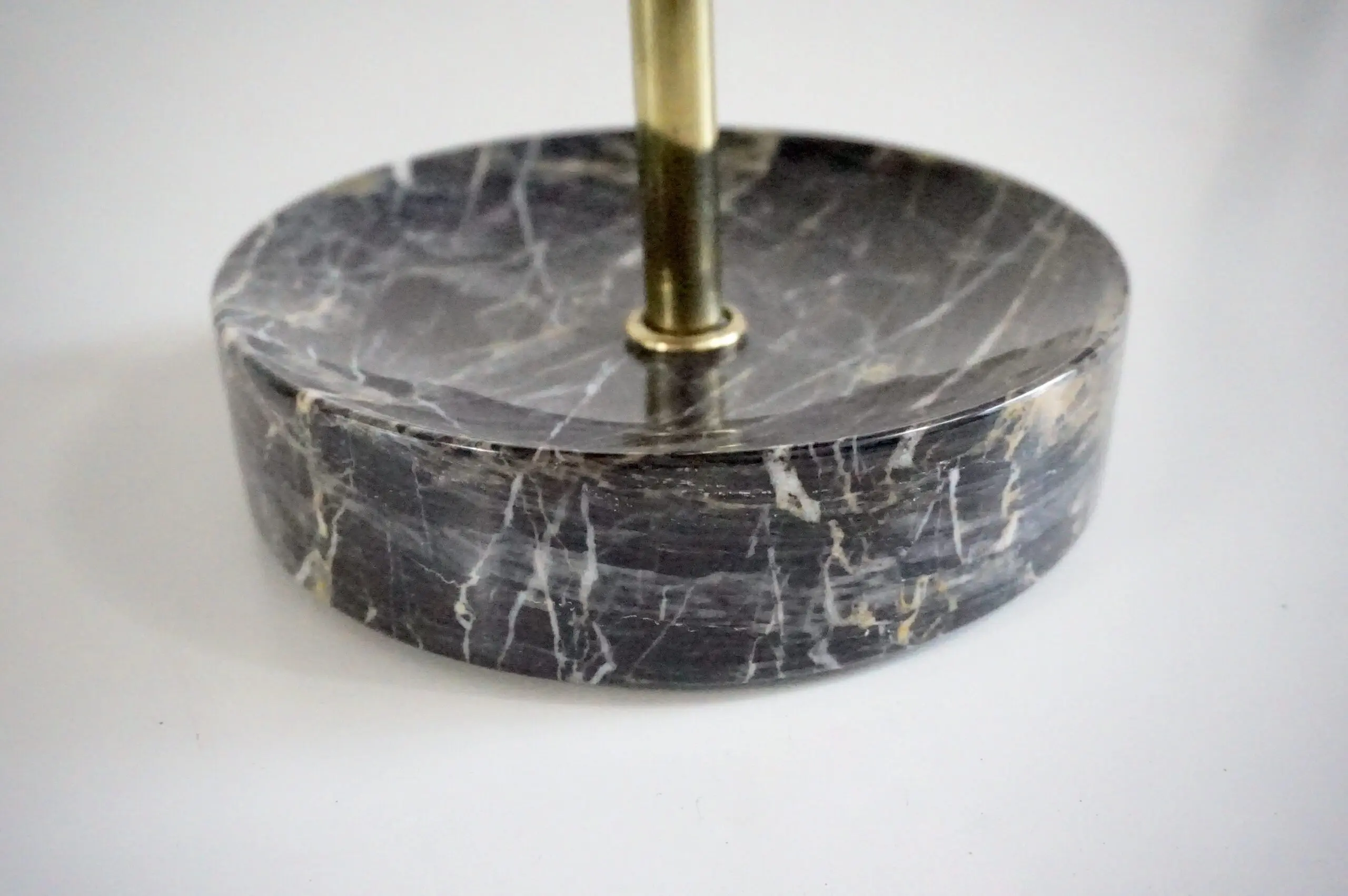 round  gueridon side table brass, marble and walnut, C6, Lorenzo Ciompi, 2025 — photo 12