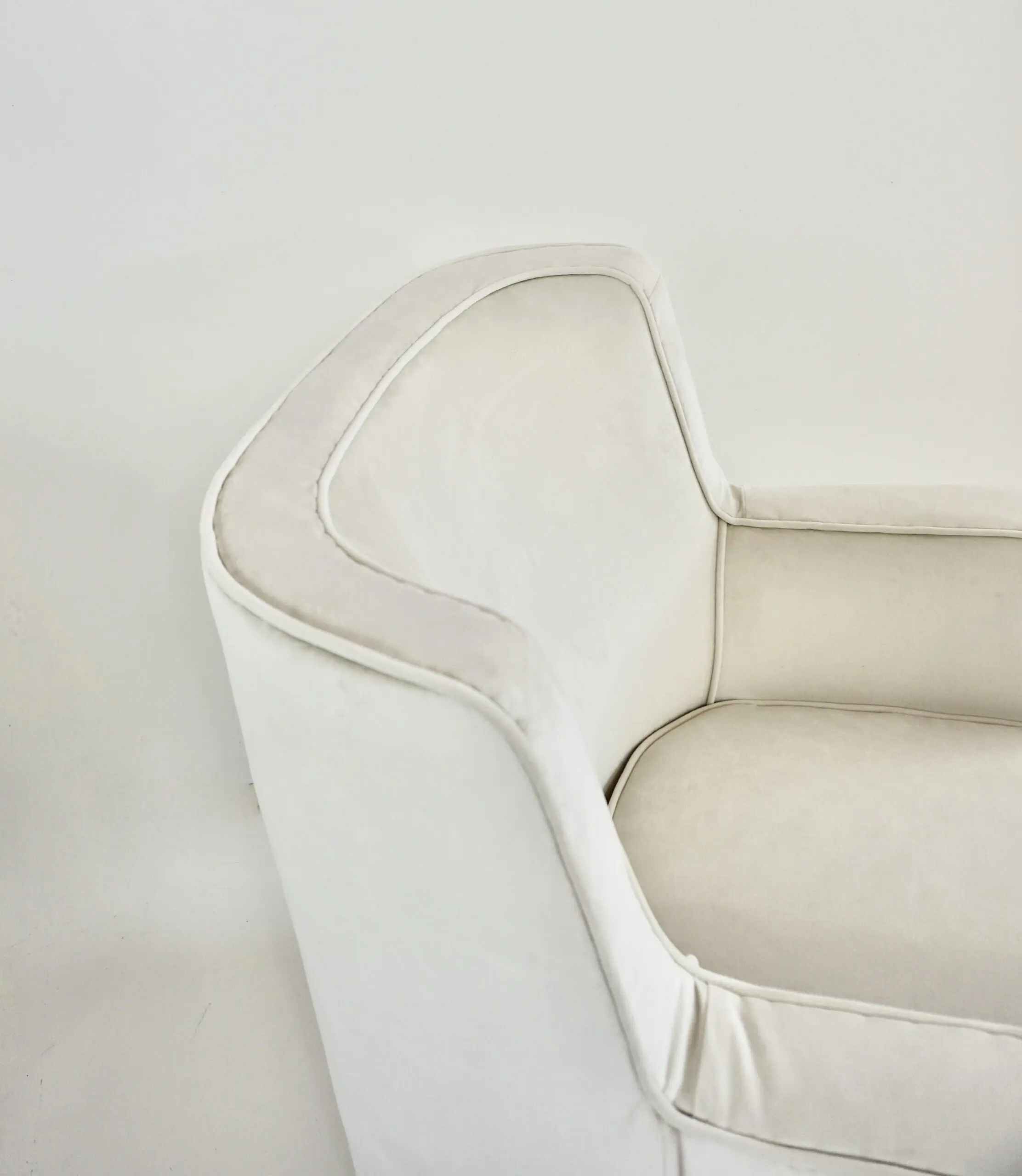 pair of GIO PONTI armchairs white velvet  brass feet for private residence 1955 — photo 11