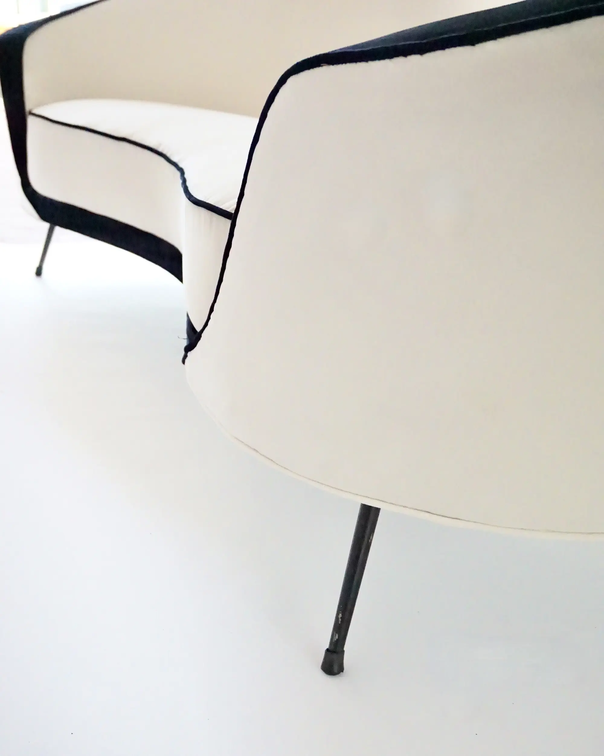 large Ico Parisi 812 three seat sofa, prototype, executed by A. Colombo 1953 — photo 23
