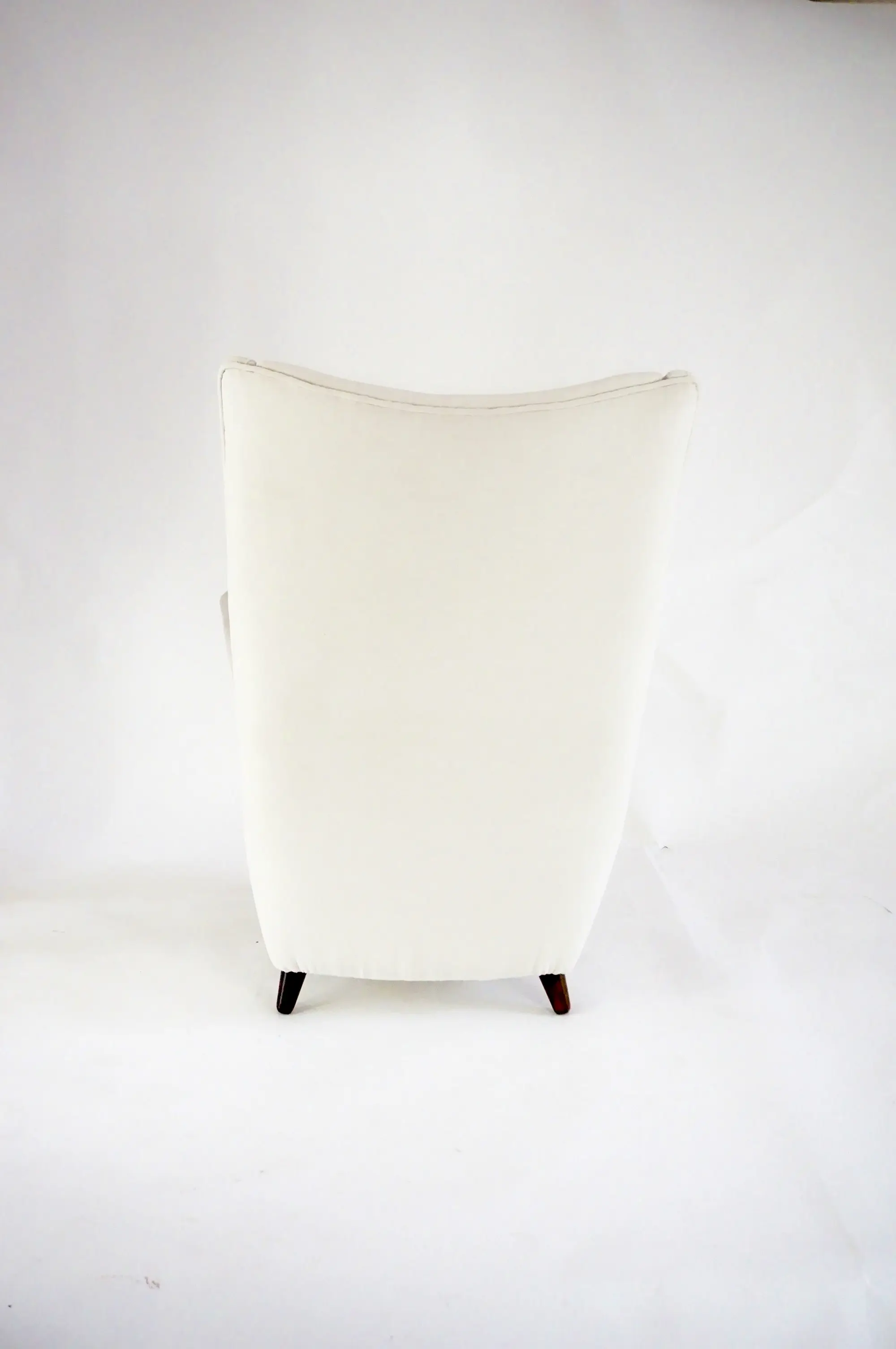 Gio Ponti ivory wingback armchair, model n. 512 by Cassina, 1950 — photo 6