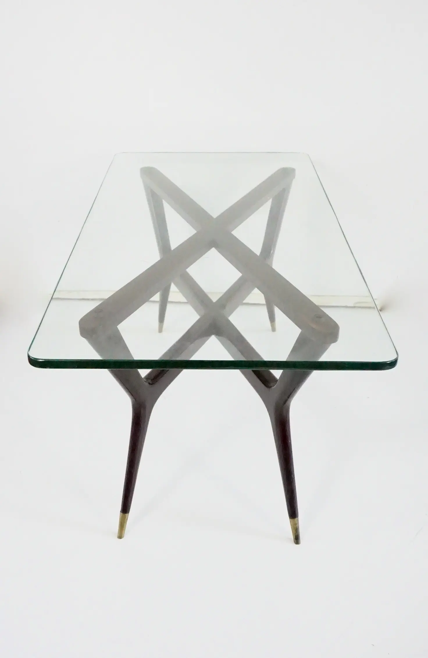 large Gio Ponti coffee table, walnut and Fontana arte thick glass, 1940 — image 3