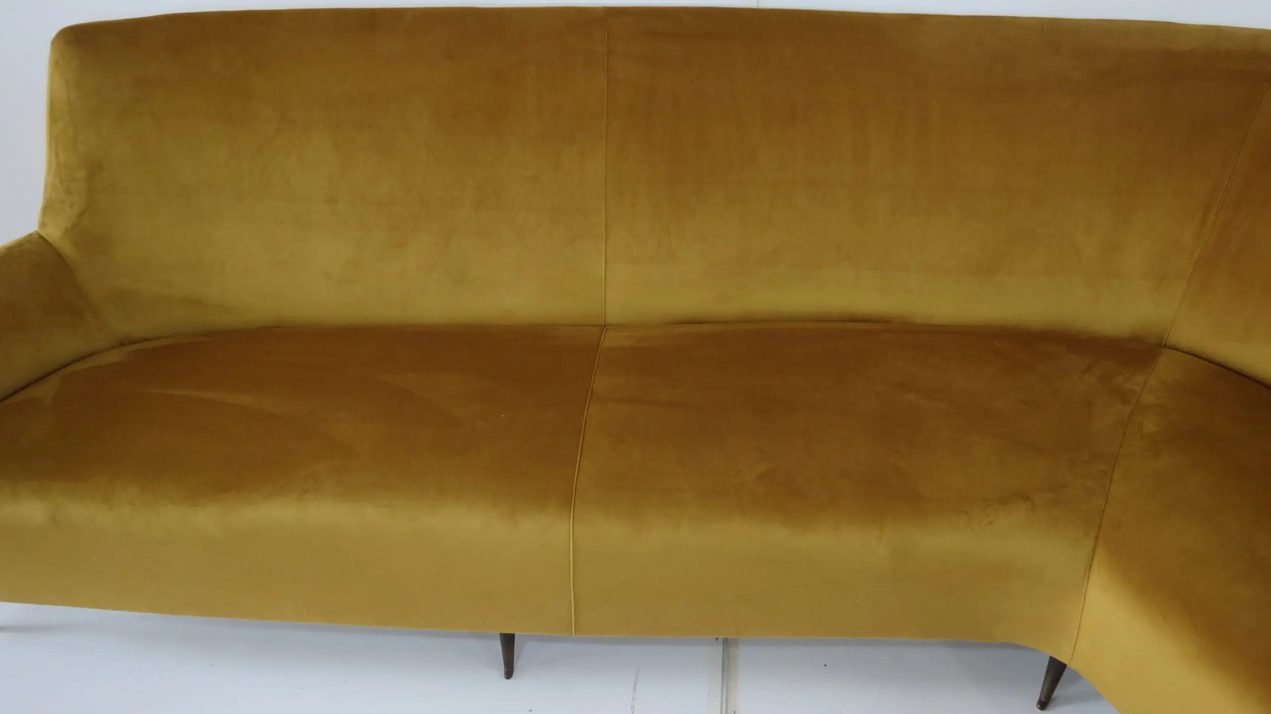 Rare Ico & Luisa Parisi Large Gold Yellow Velvet Curved Sofa by Isa, circa 1952 — photo 12