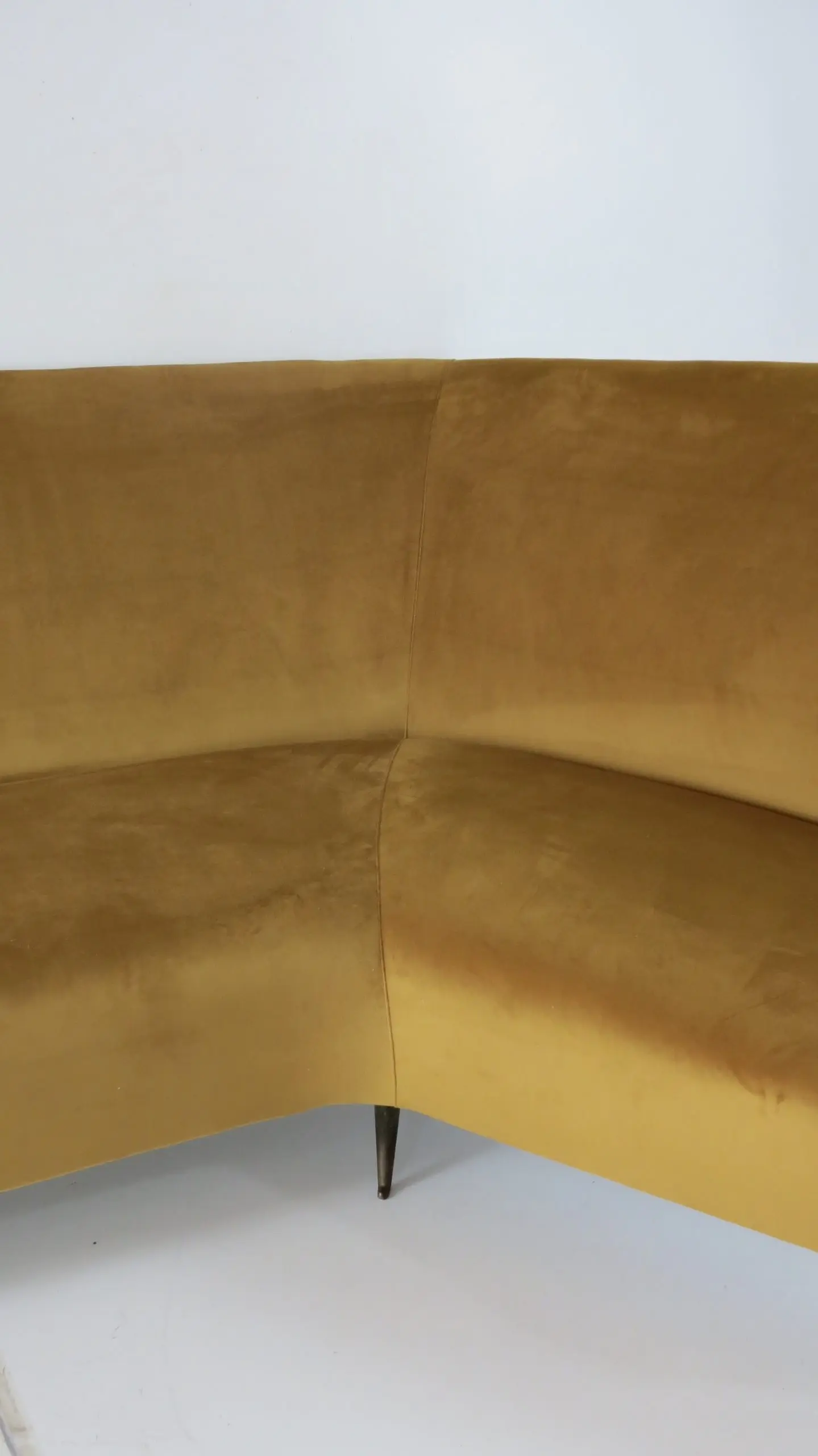 Rare Ico & Luisa Parisi Large Gold Yellow Velvet Curved Sofa by Isa, circa 1952 — photo 10